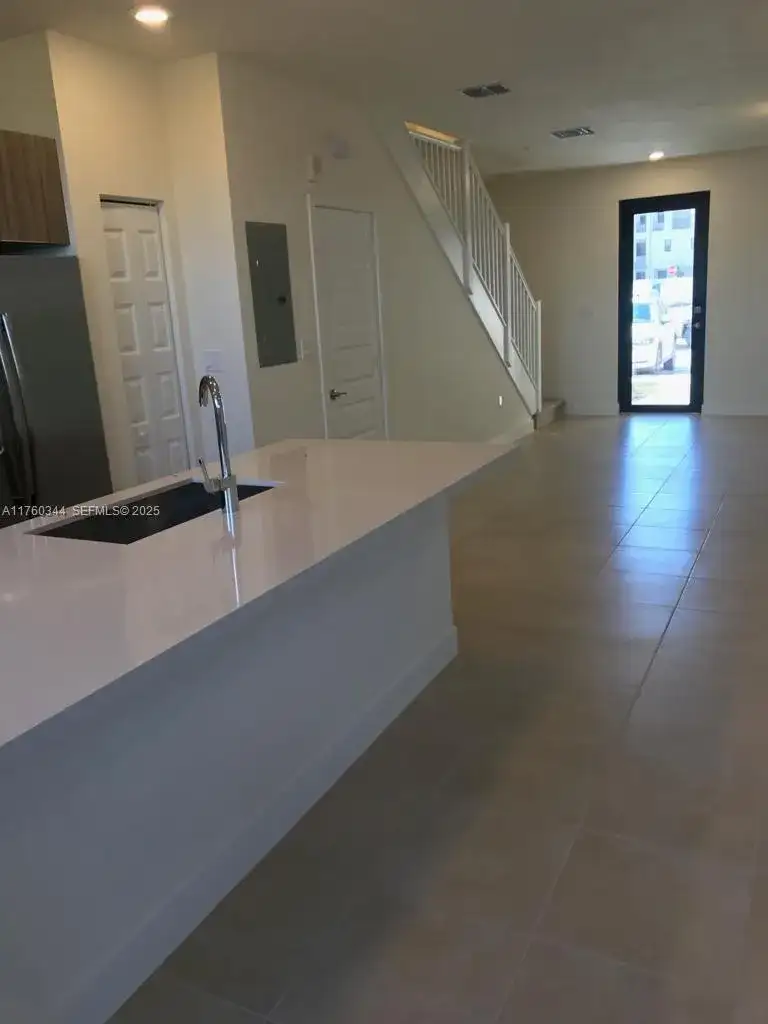 10431 NW 82nd St # 5, Doral FL 33178 photo 5