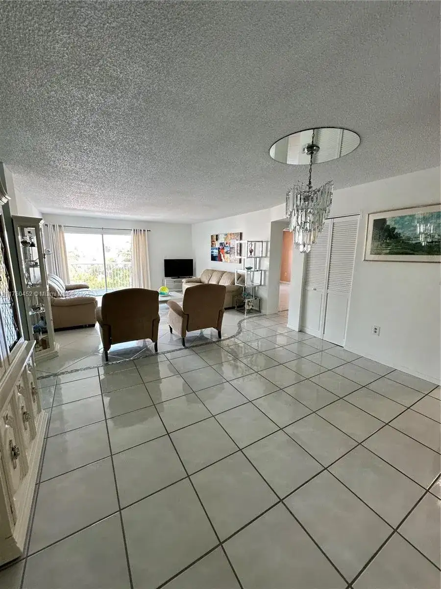 17800 Atlantic Blvd # 509, Sunny Isles Beach FL 33160 photo 3