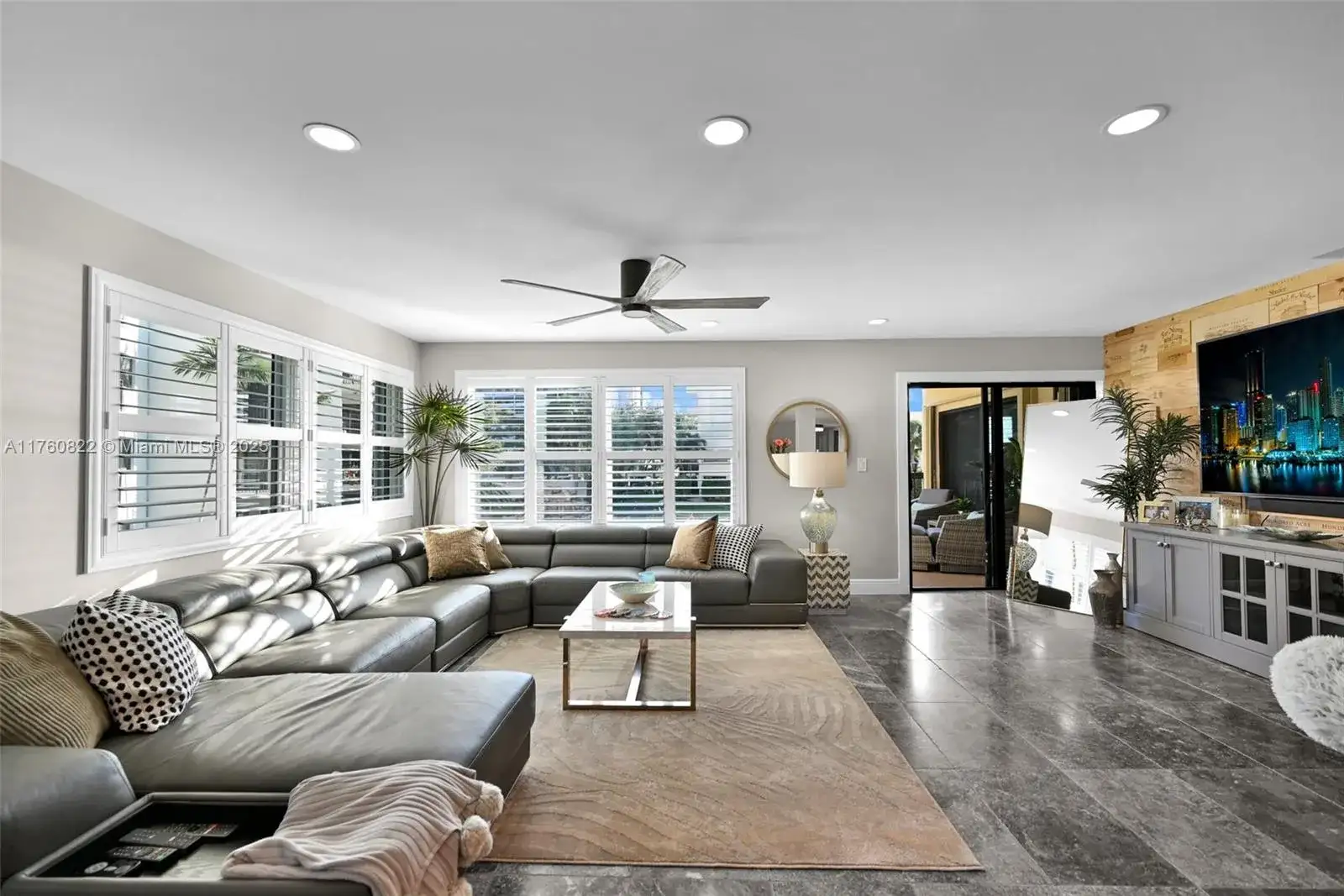 372 Golfview Rd # 201, North Palm Beach FL 33408 photo 2