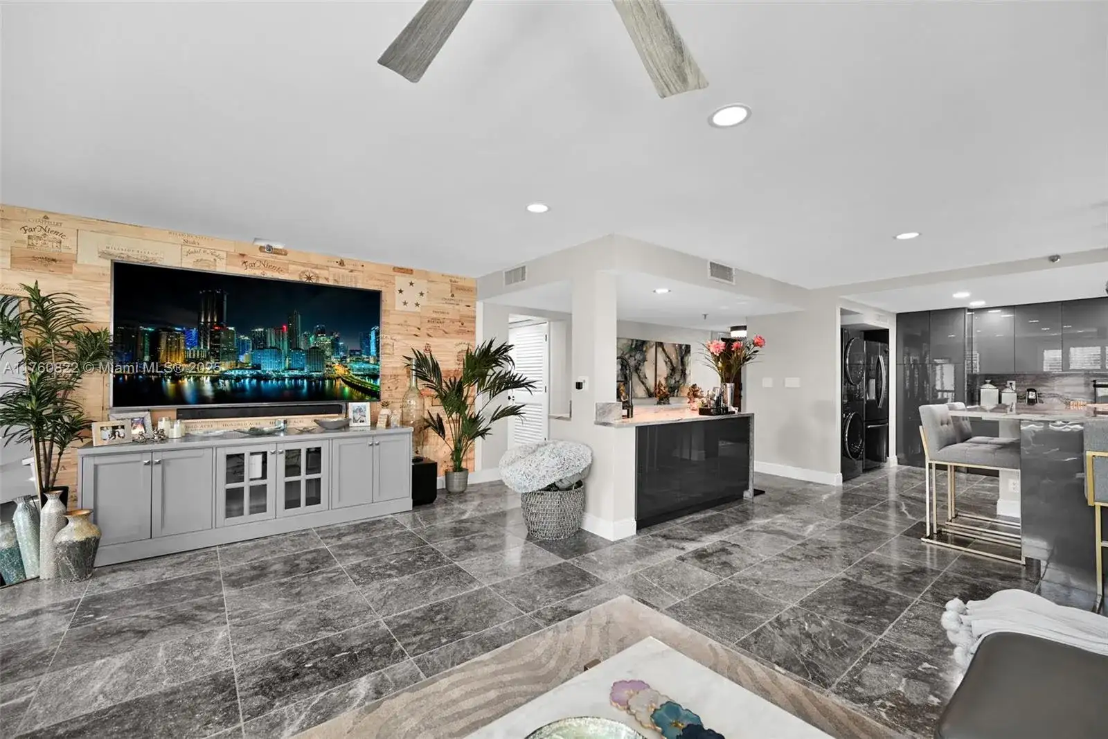 372 Golfview Rd # 201, North Palm Beach FL 33408 photo 3