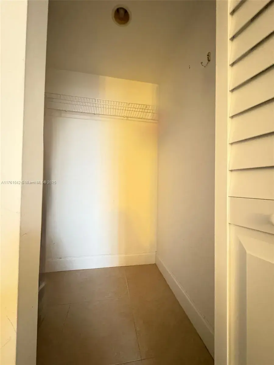 1965 S Ocean Dr # 2F, Hallandale Beach FL 33009