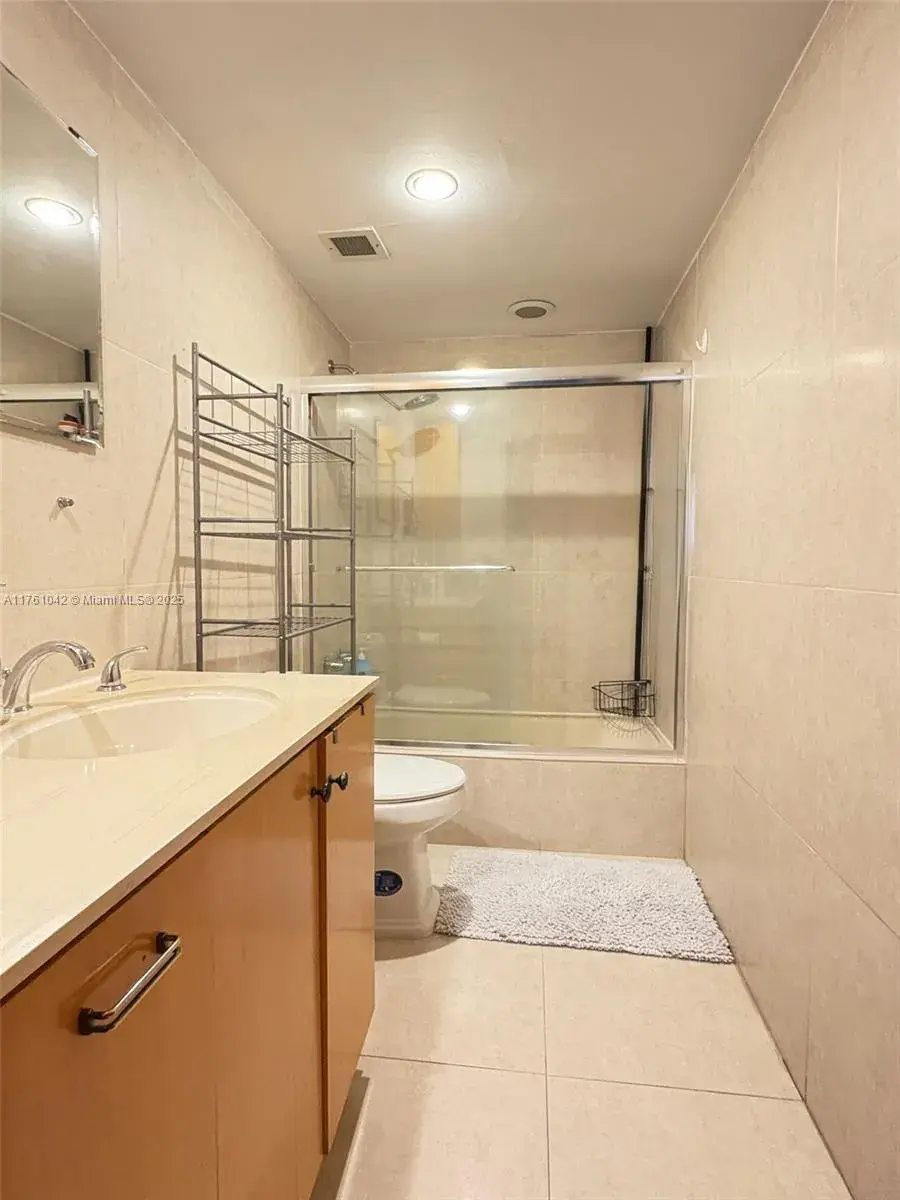 1965 S Ocean Dr # 2F, Hallandale Beach FL 33009