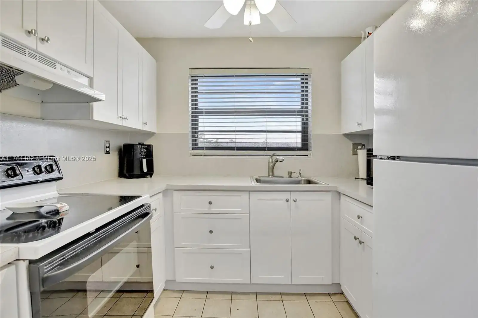 1001 Colony Point Cir # 514, Pembroke Pines FL 33026 photo 4