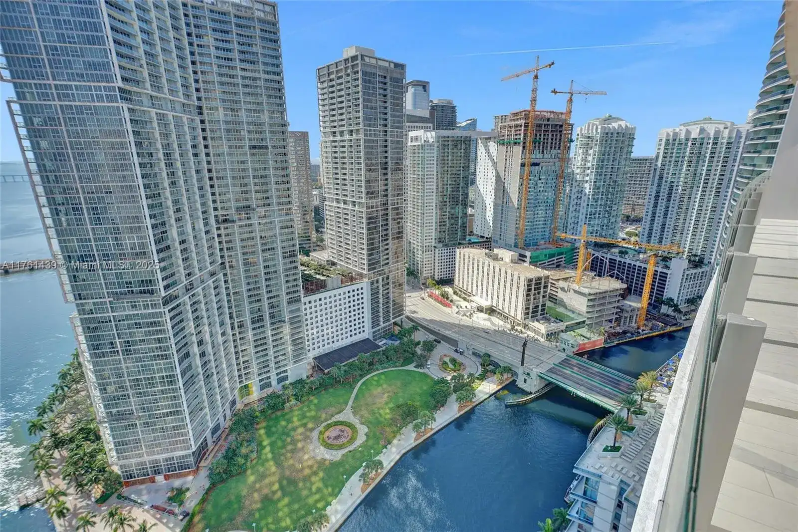 300 Biscayne Blvd Way # 3405, Miami FL 33131 photo 3