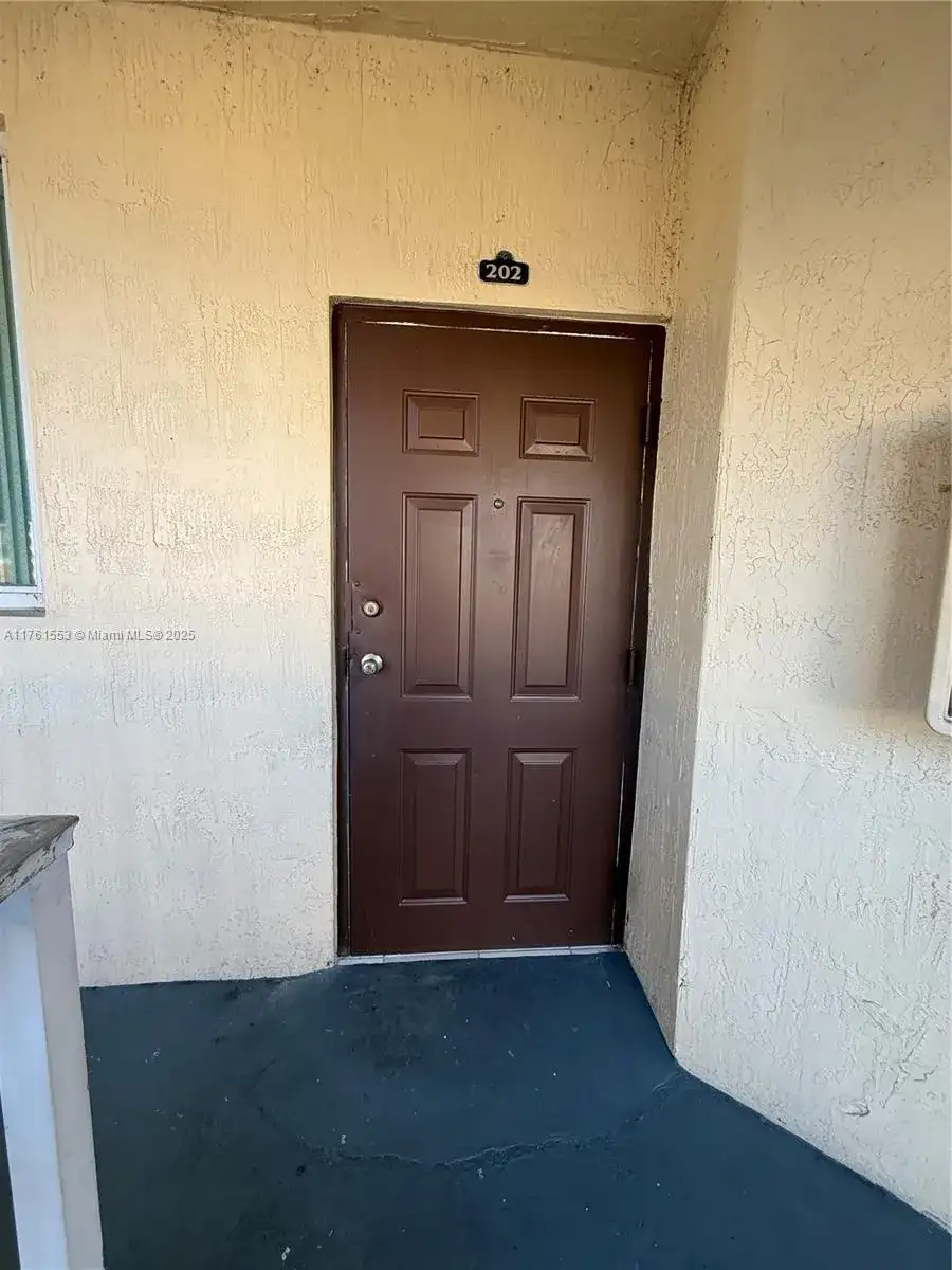 2728 SE 17th Ave # 202, Homestead FL 33035 photo 3