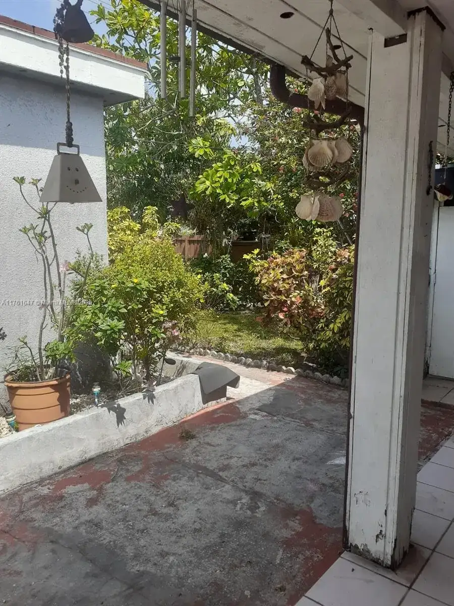 625 E 28th St, Hialeah FL 33013 photo 5