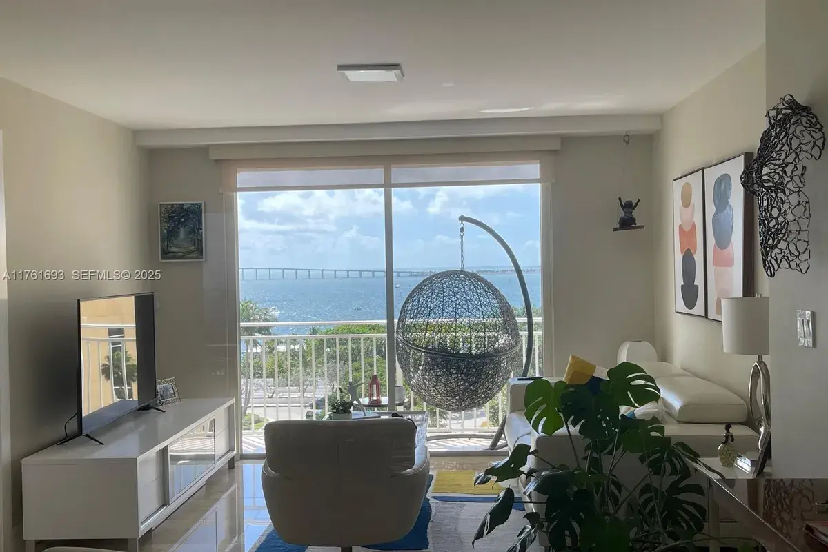 770 Claughton Island Dr # 904, Miami FL 33131