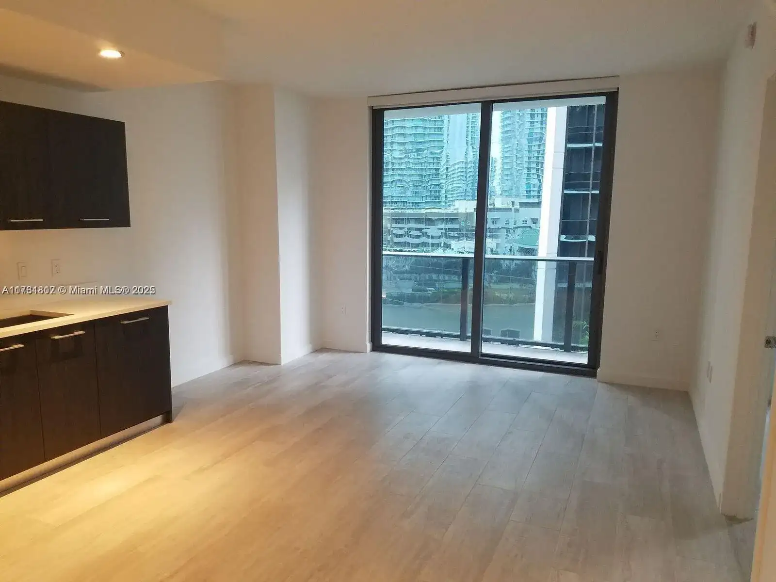 55 SW 9th St # 1107, Miami FL 33130 photo 2