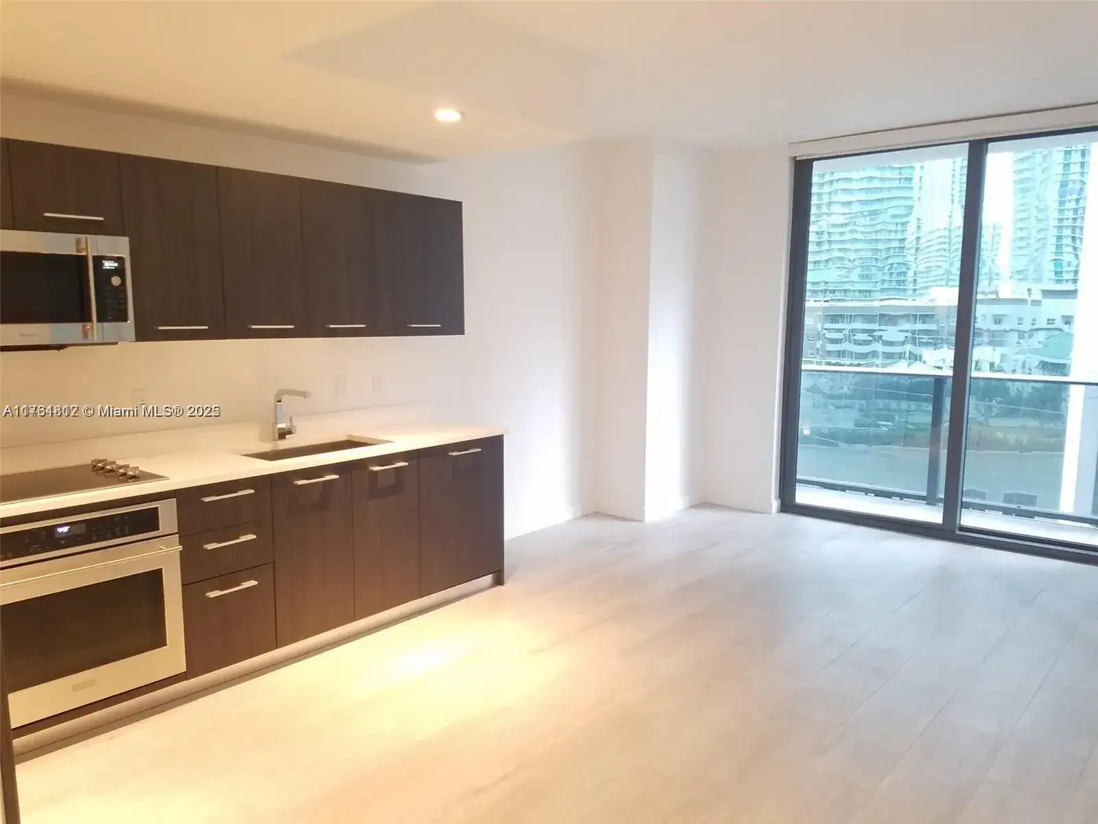 55 SW 9th St # 1107, Miami FL 33130 photo 3
