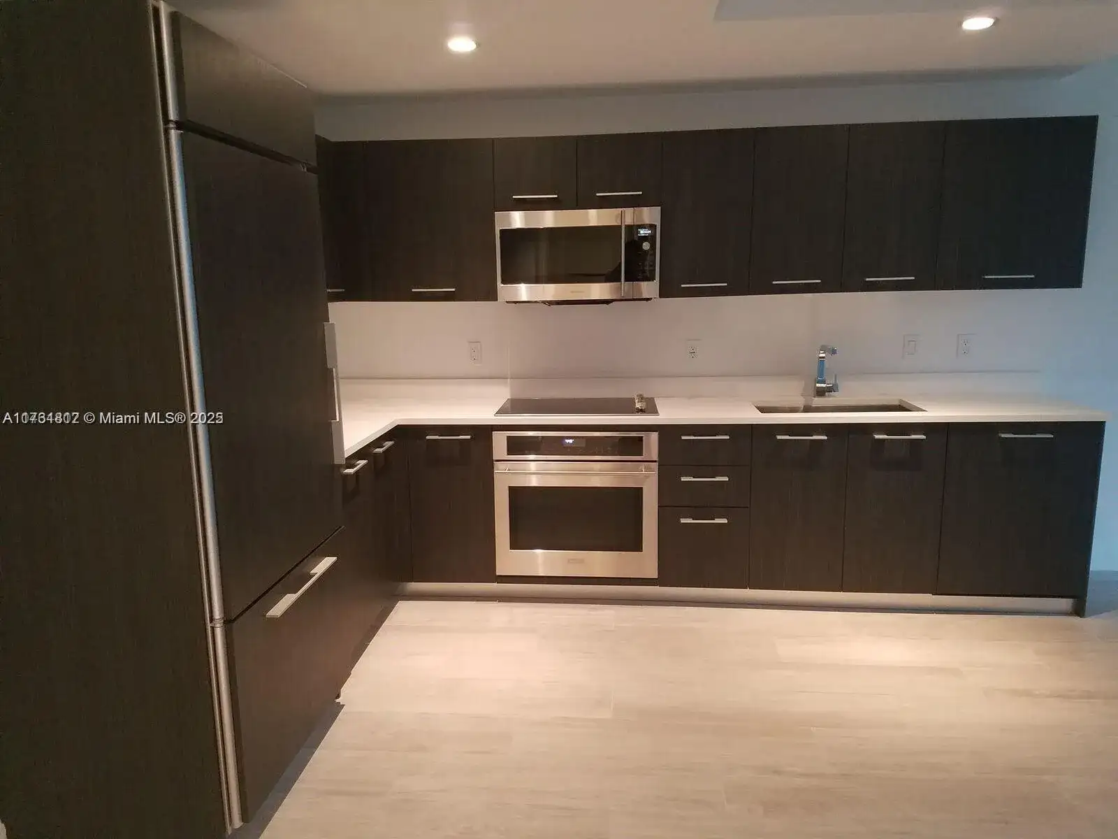 55 SW 9th St # 1107, Miami FL 33130 photo 4