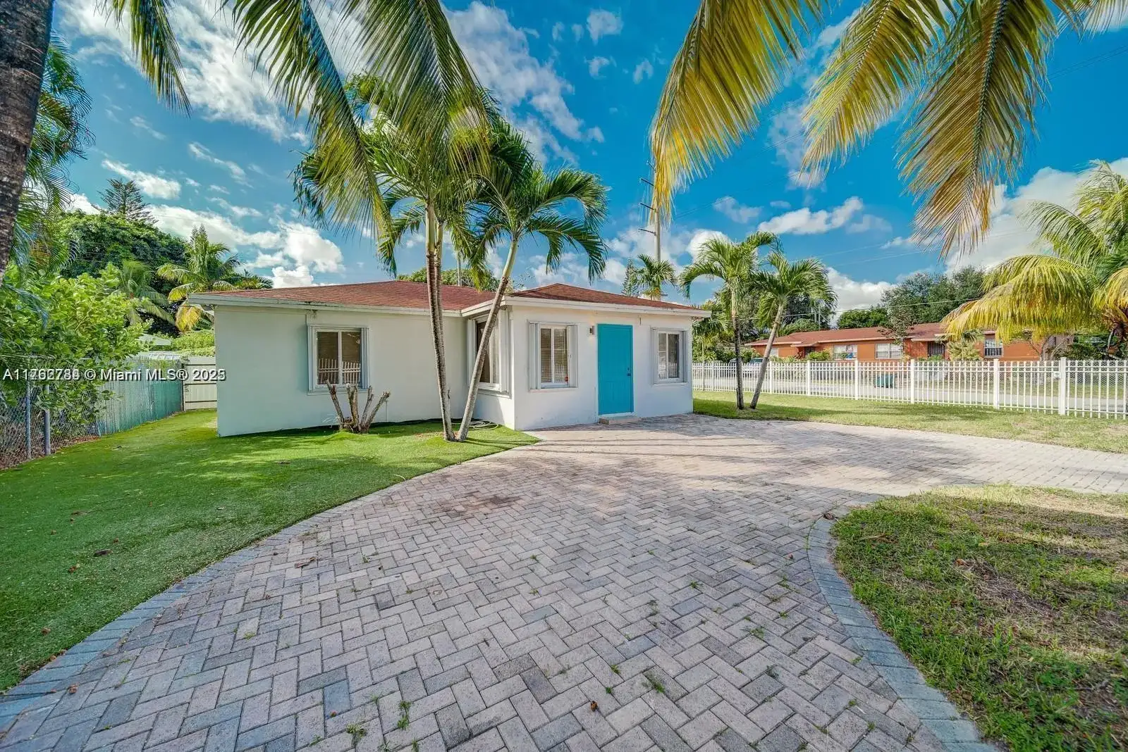 442 NW 100th St, Miami FL 33150 photo 2