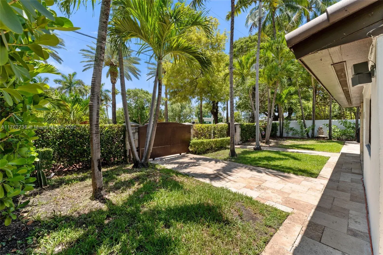 2054 Alton Rd, Miami Beach FL 33140