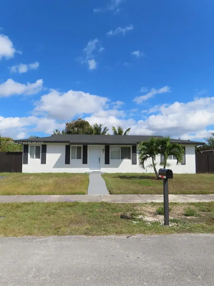 95 SW 17th Ter, Homestead FL 33030 photo 2