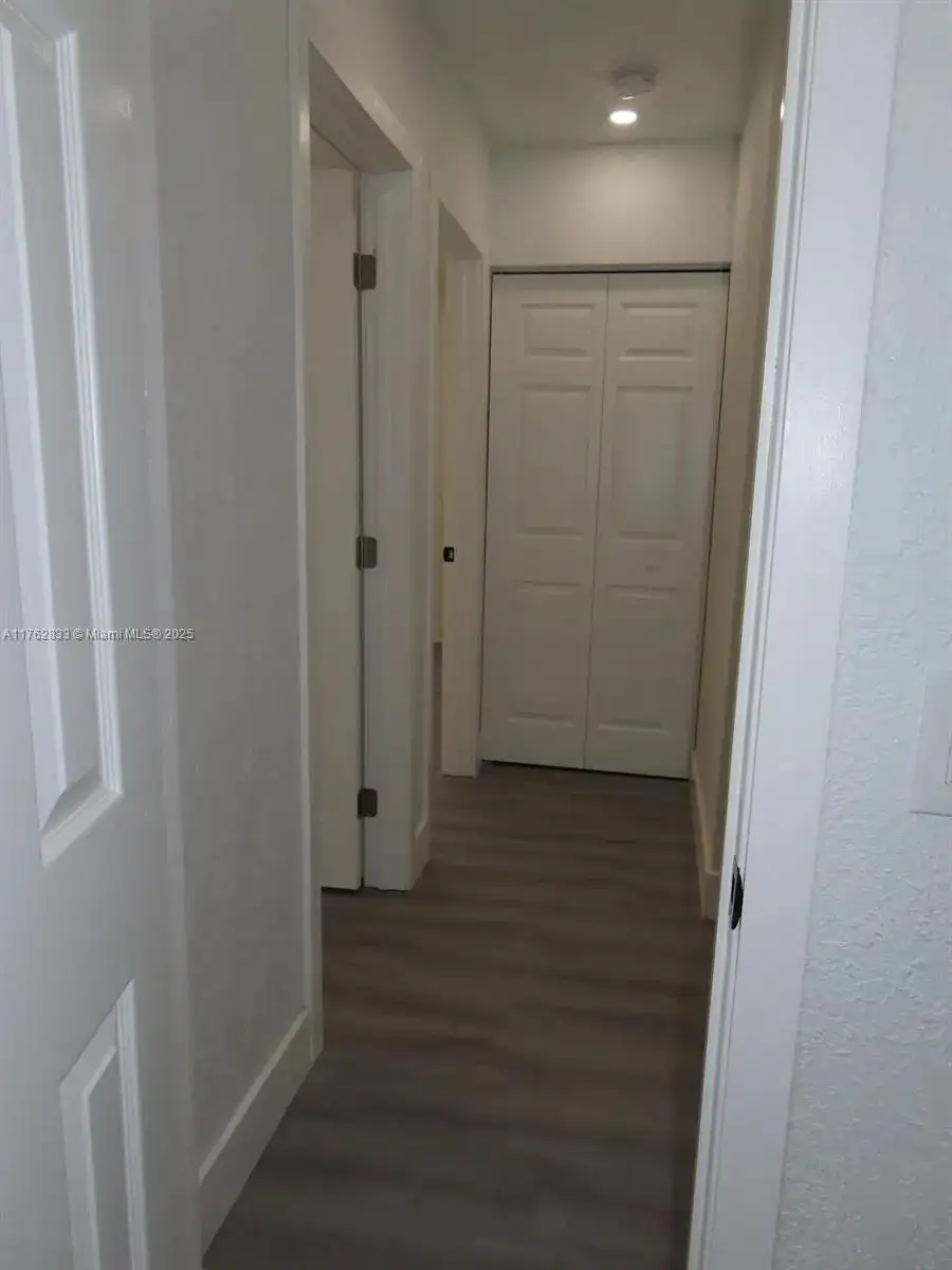 95 SW 17th Ter, Homestead FL 33030 photo 3