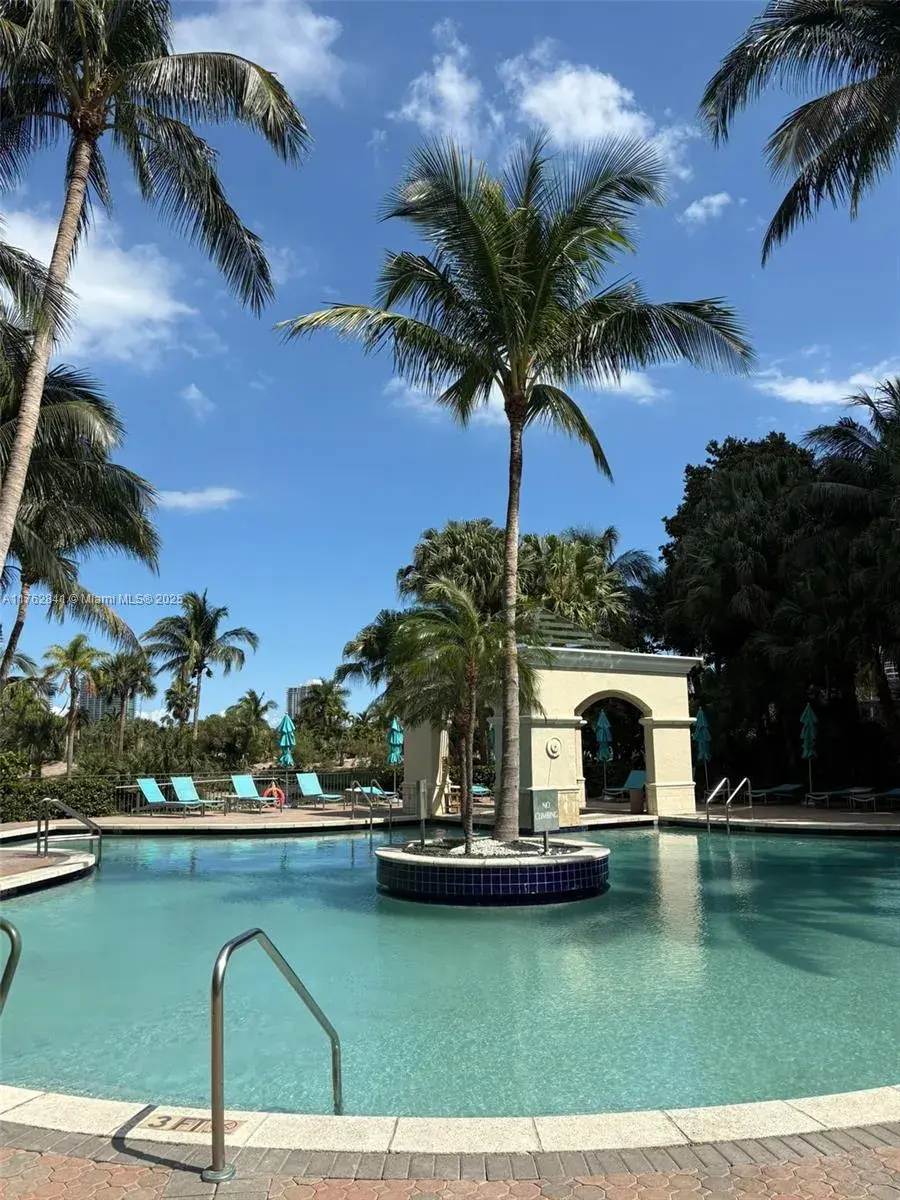 19501 W Country Club Dr # 1811, Aventura FL 33180