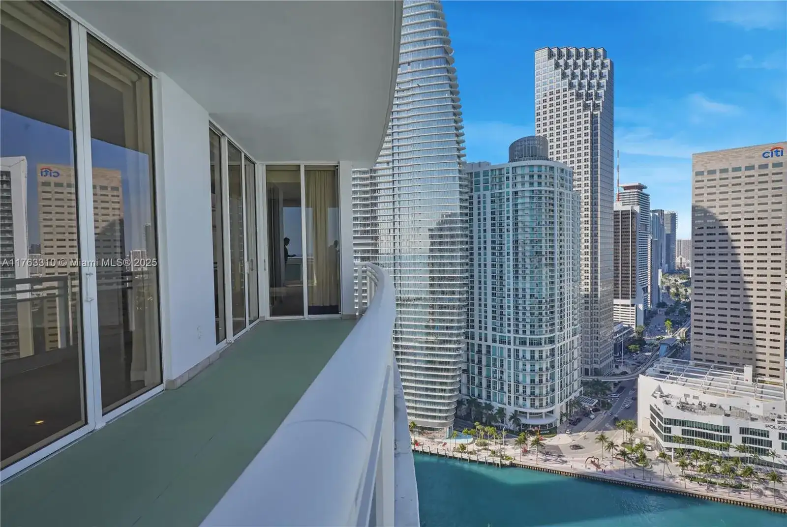 901 Brickell Key Blvd # 3208, Miami FL 33131 photo 4