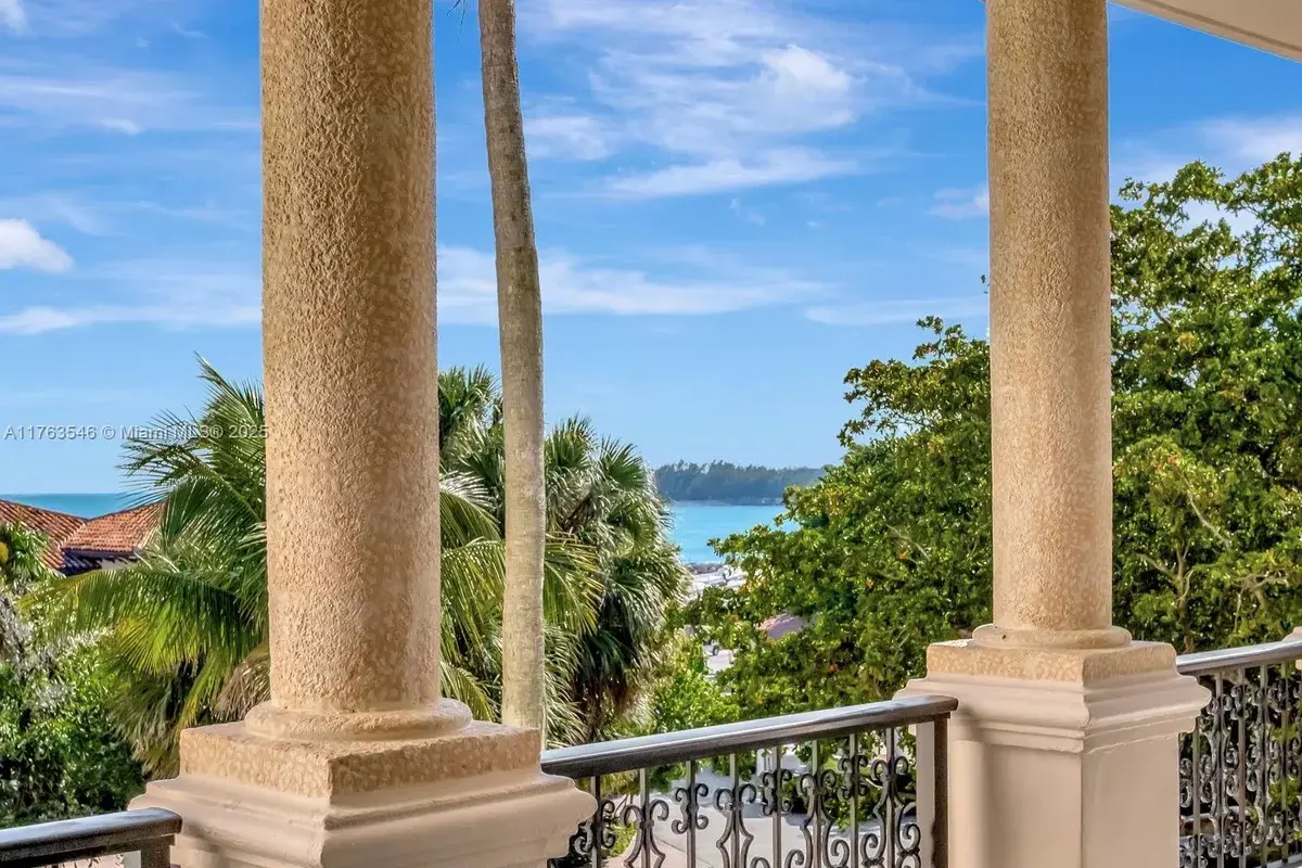 19136 Fisher Island Dr # 19136, Miami Beach FL 33109