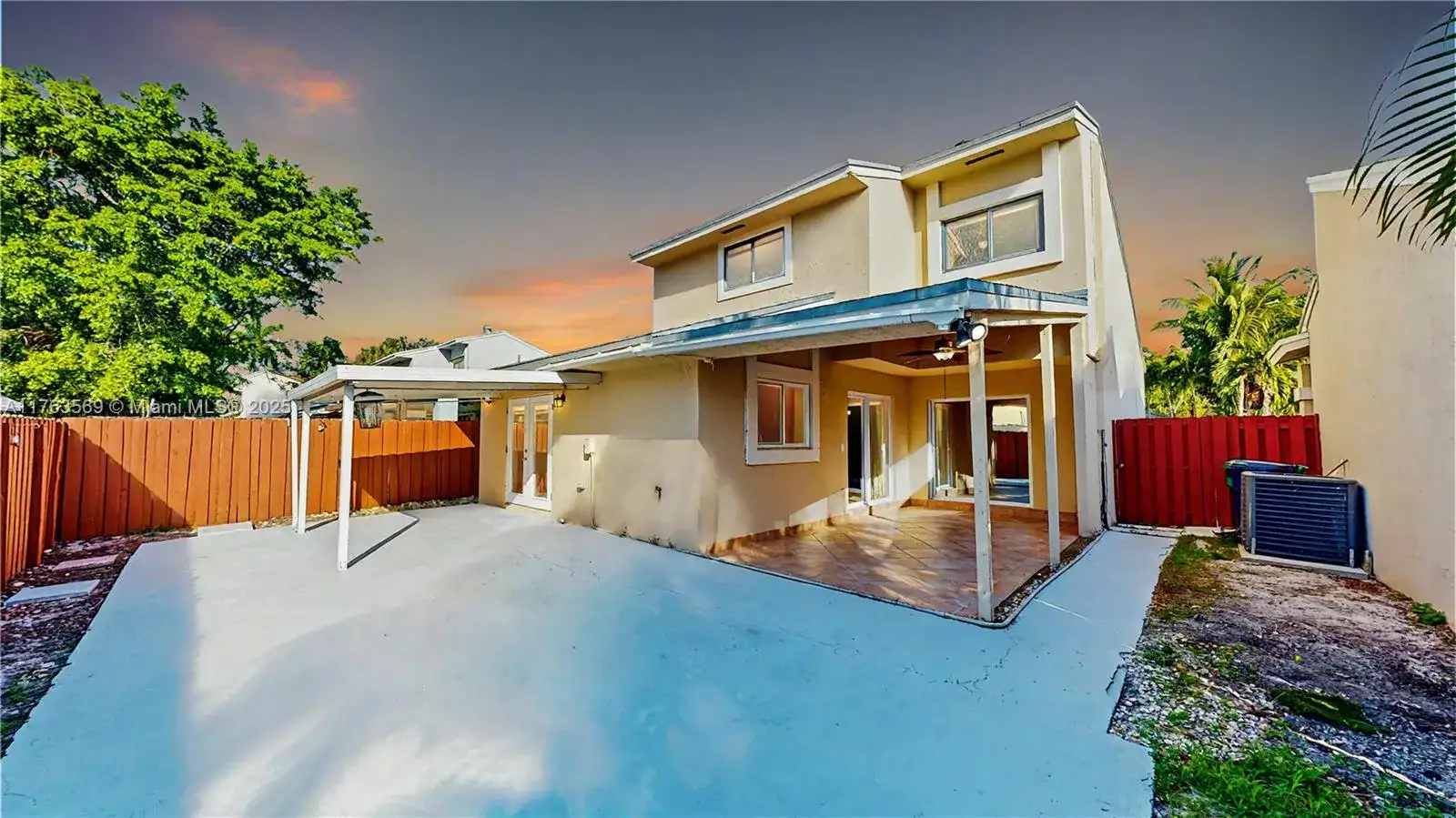 21664 SW 98th Pl, Cutler Bay FL 33190 photo 2