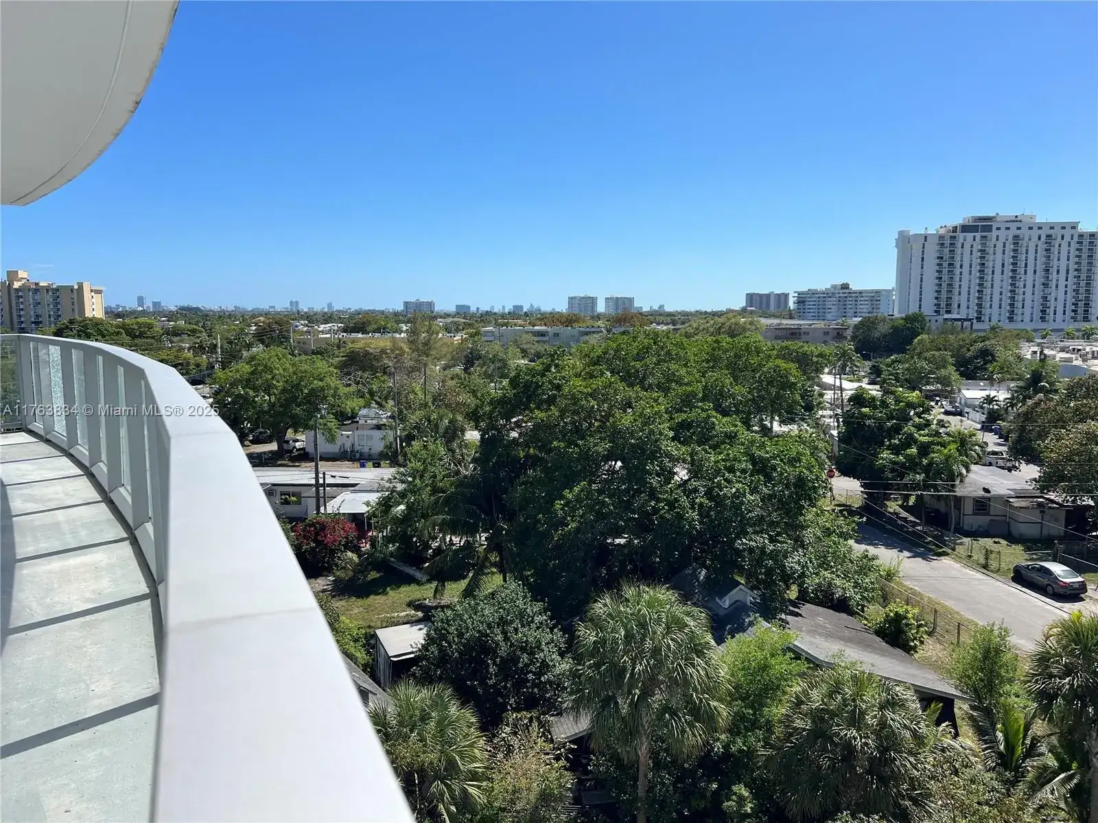 13800 Highland Dr # 601, North Miami Beach FL 33181 photo 4
