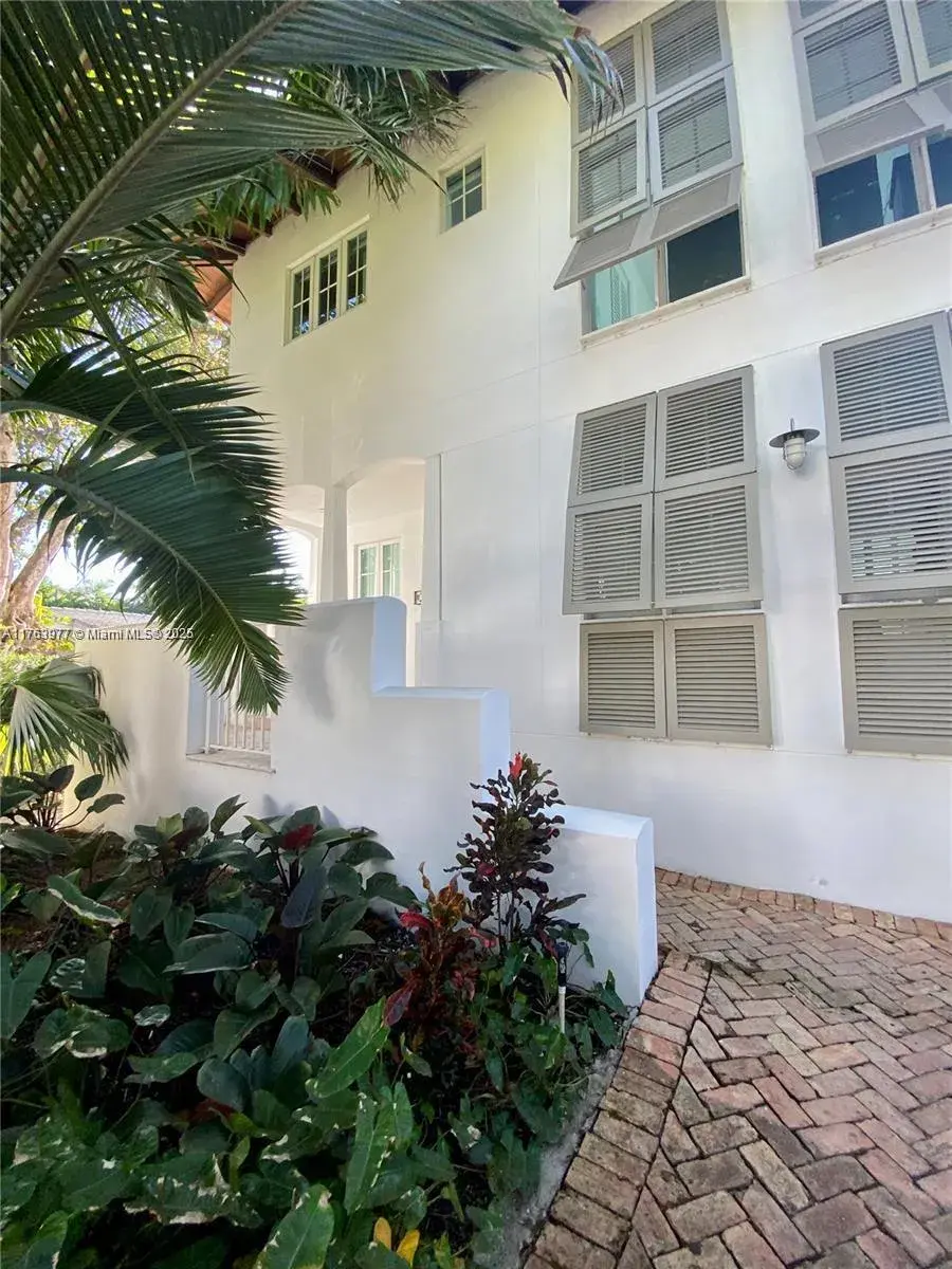 350 E Woodcrest, Key Biscayne FL 33149