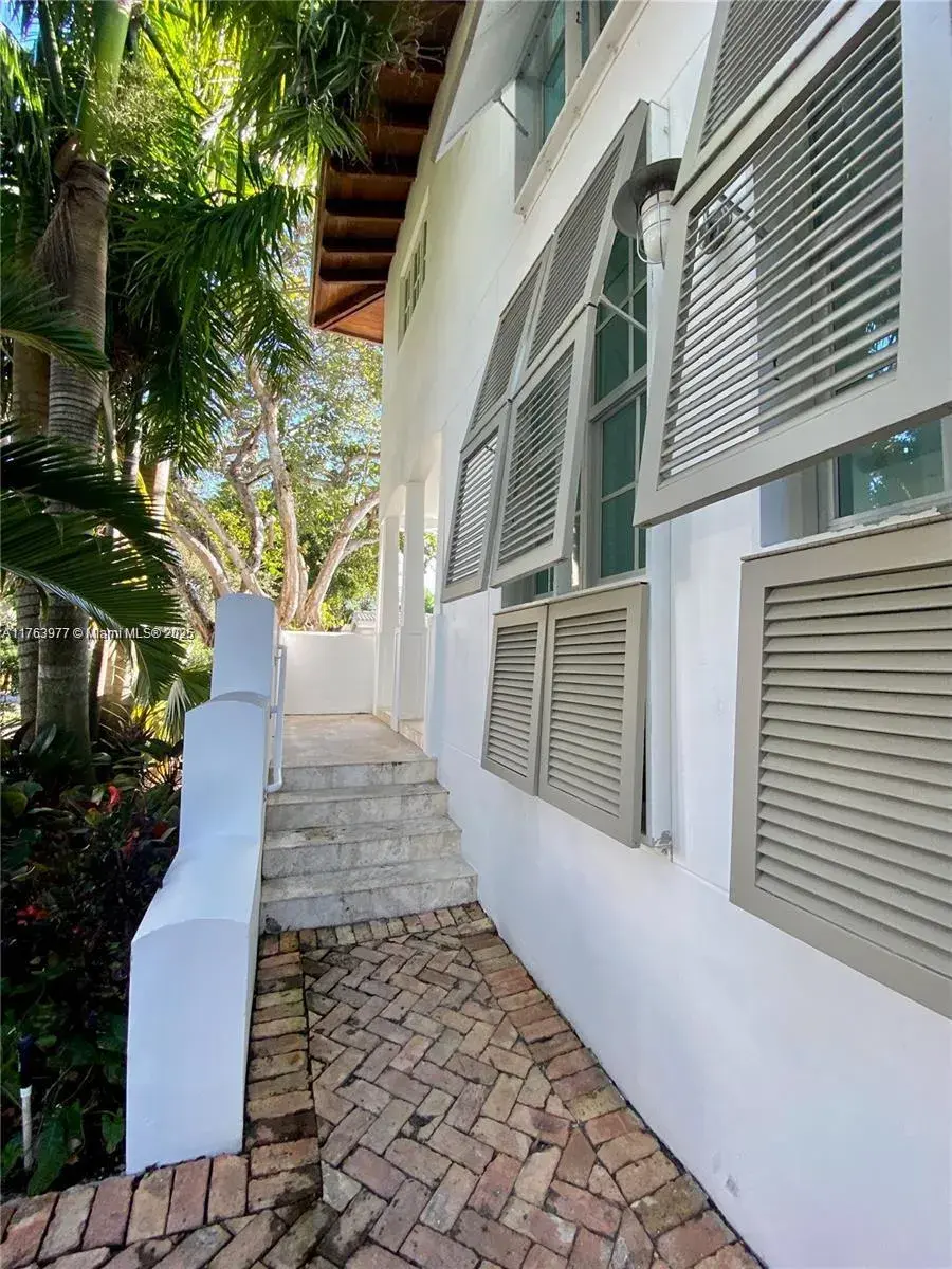 350 E Woodcrest, Key Biscayne FL 33149