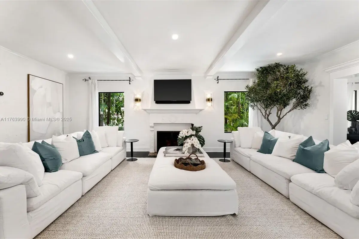 4430 Alton Rd, Miami Beach FL 33140
