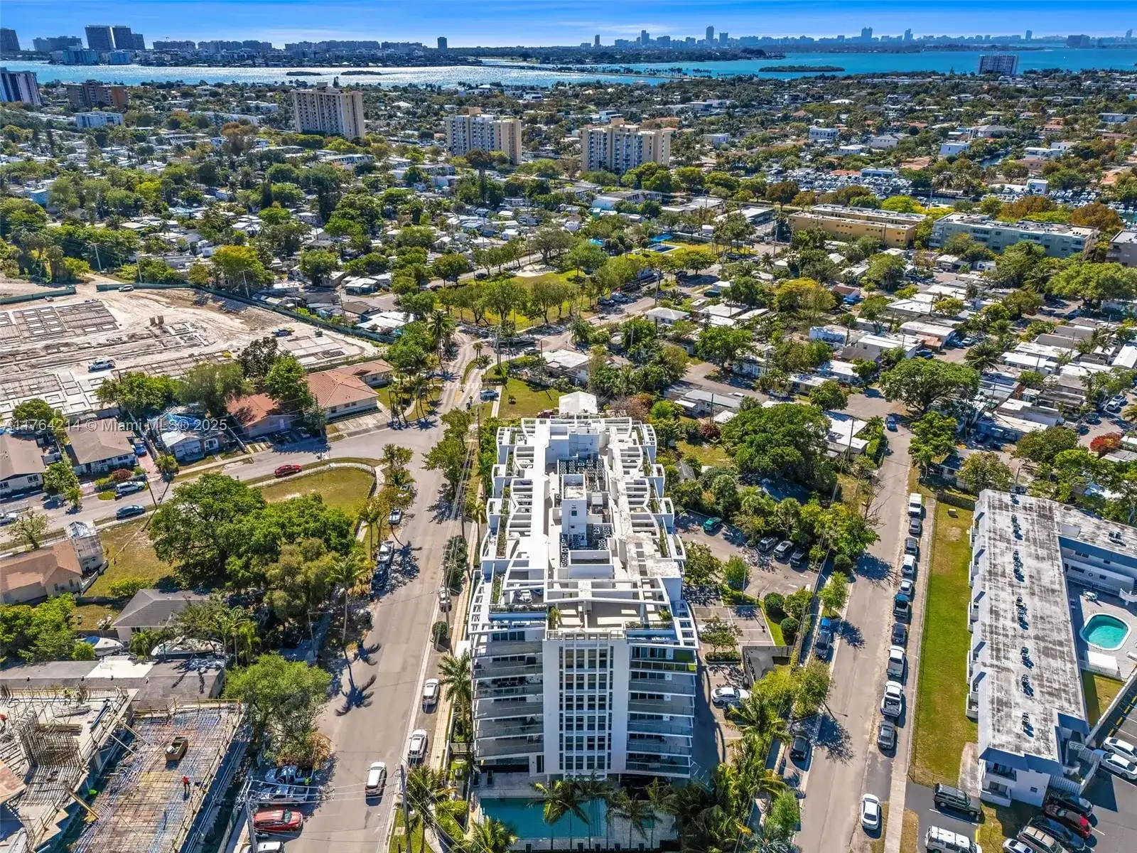 13800 Highland Dr # 302, North Miami Beach FL 33181 photo 2