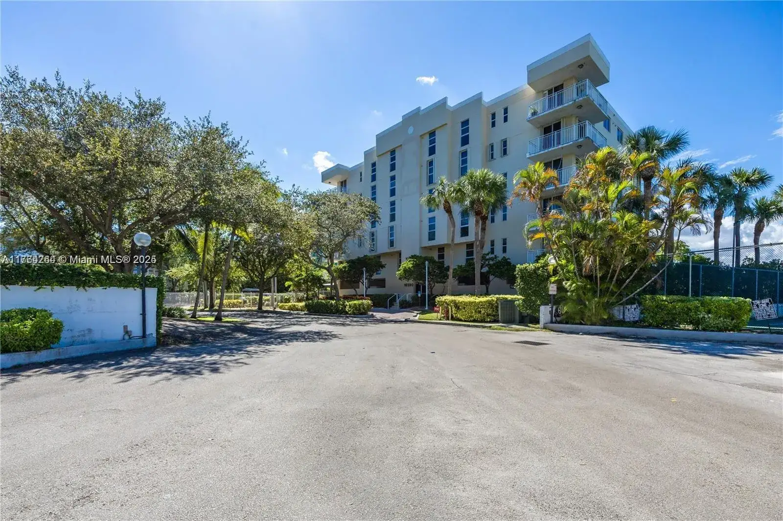 16590 NE 26th Ave # 502, North Miami Beach FL 33160