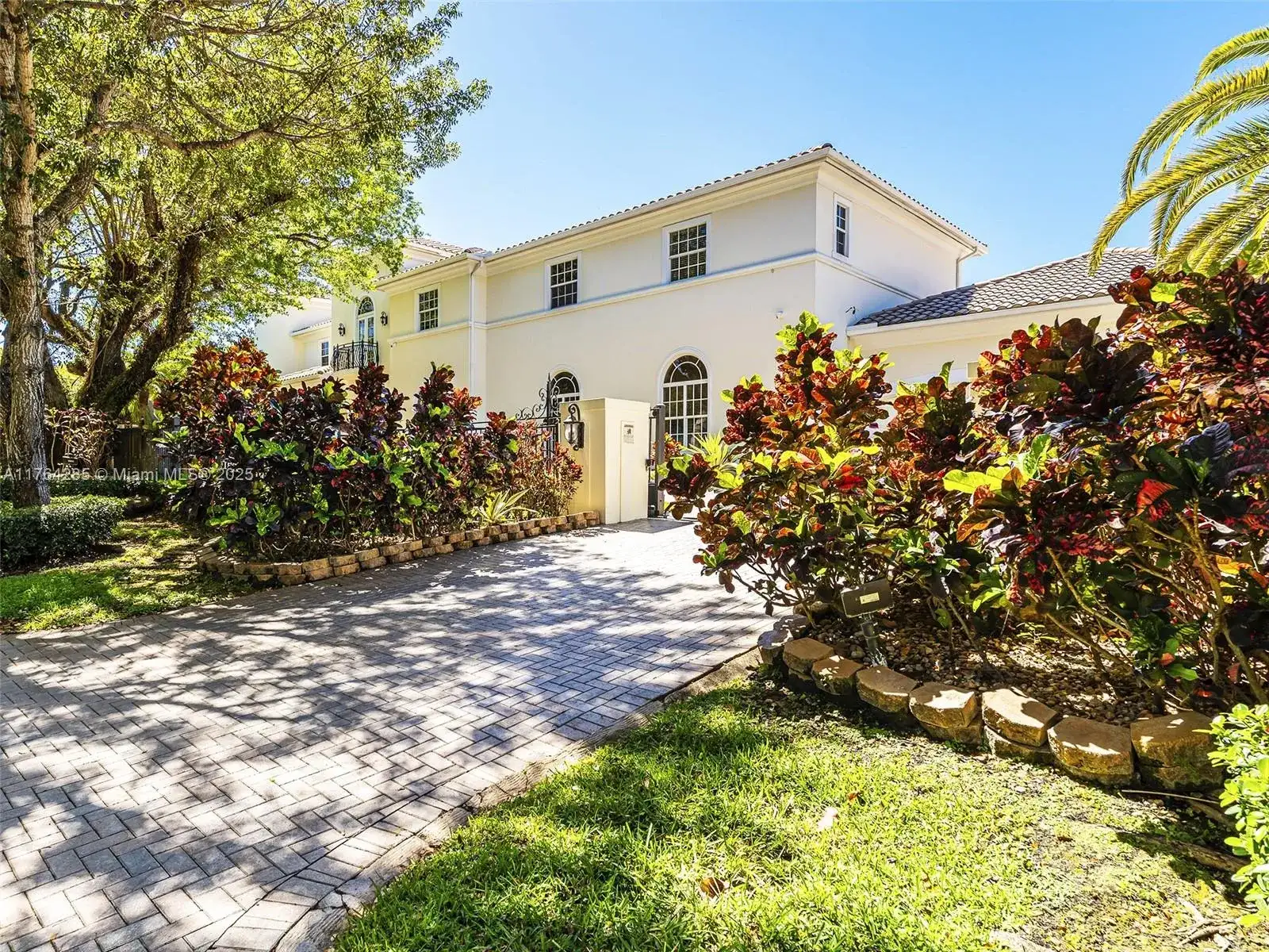 9076 SW 59th Ct, Pinecrest FL 33156 photo 4