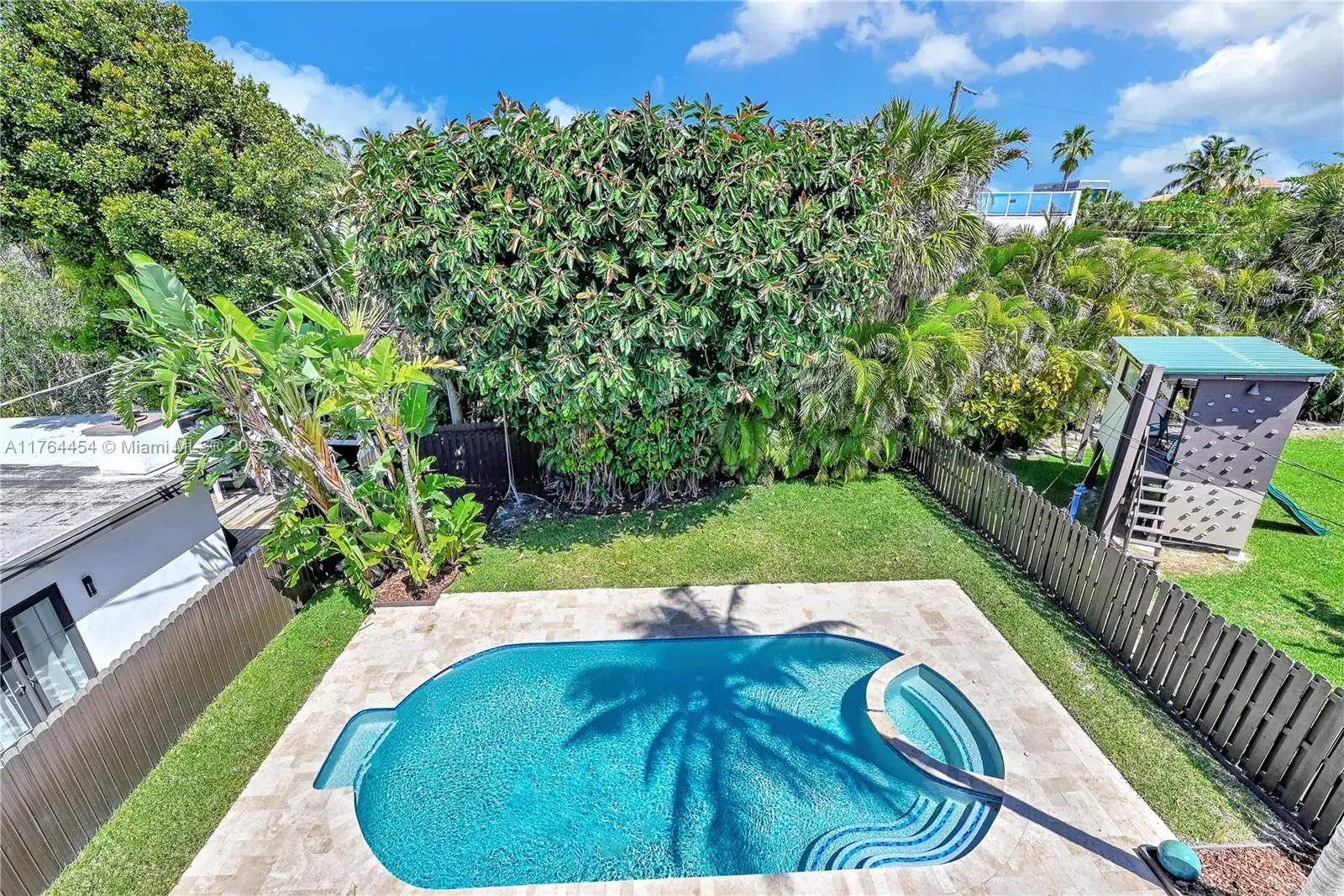 3305 NE 15th St, Fort Lauderdale FL 33304