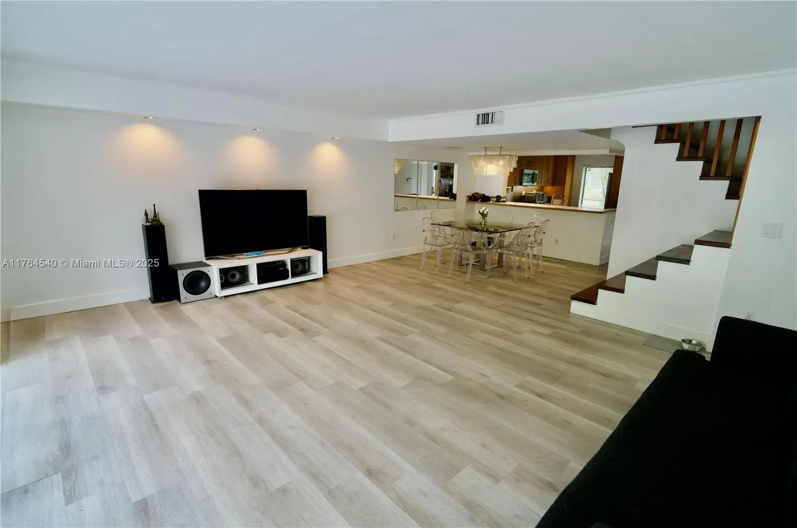 16432 NE 26th Ave # 5, North Miami Beach FL 33160