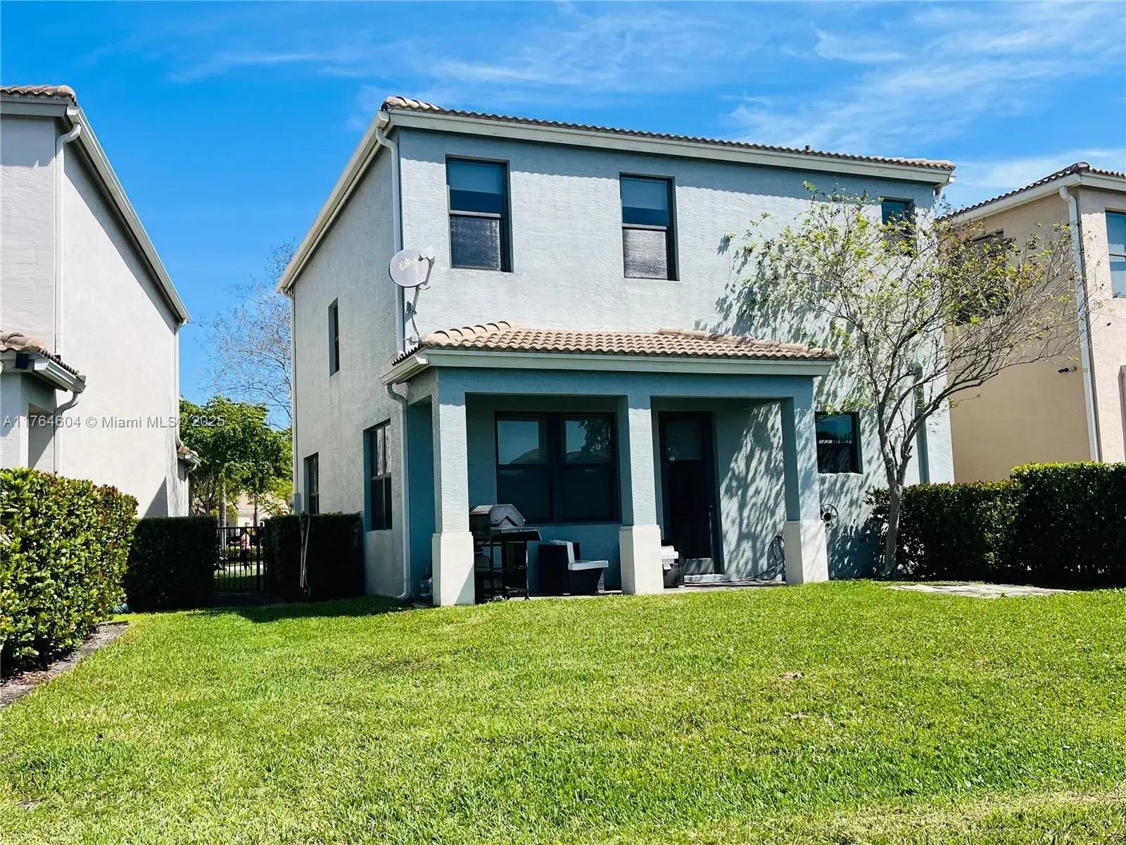 616 NE 193rd St, Miami FL 33179 photo 3