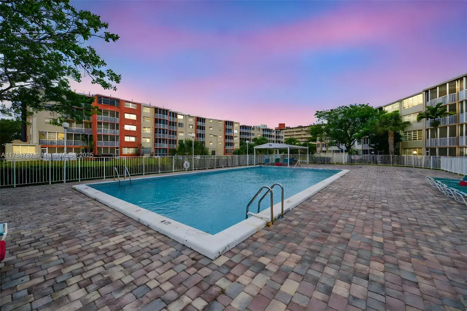 1710 NE 191st St # 3, Miami FL 33179