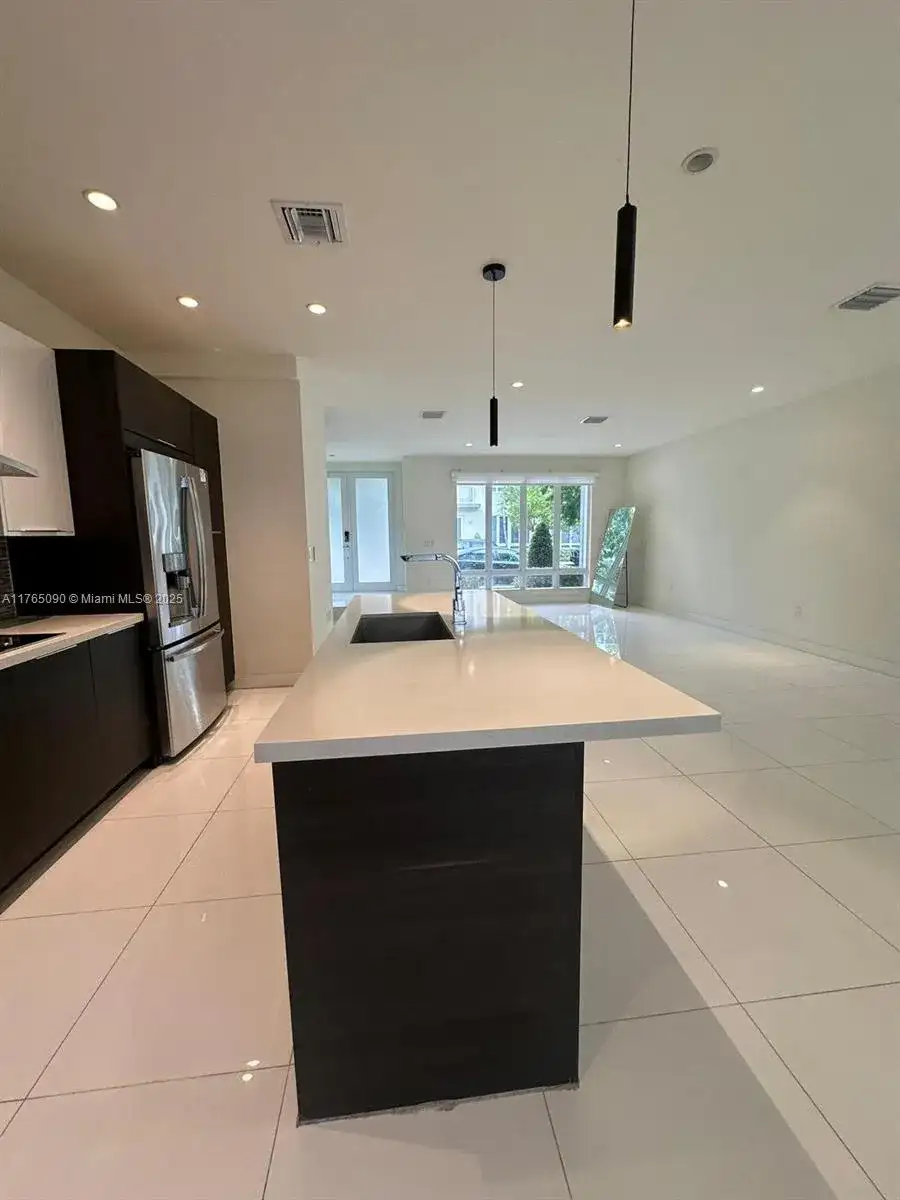 10363 NW 63rd Ter, Miami FL 33178 photo 4