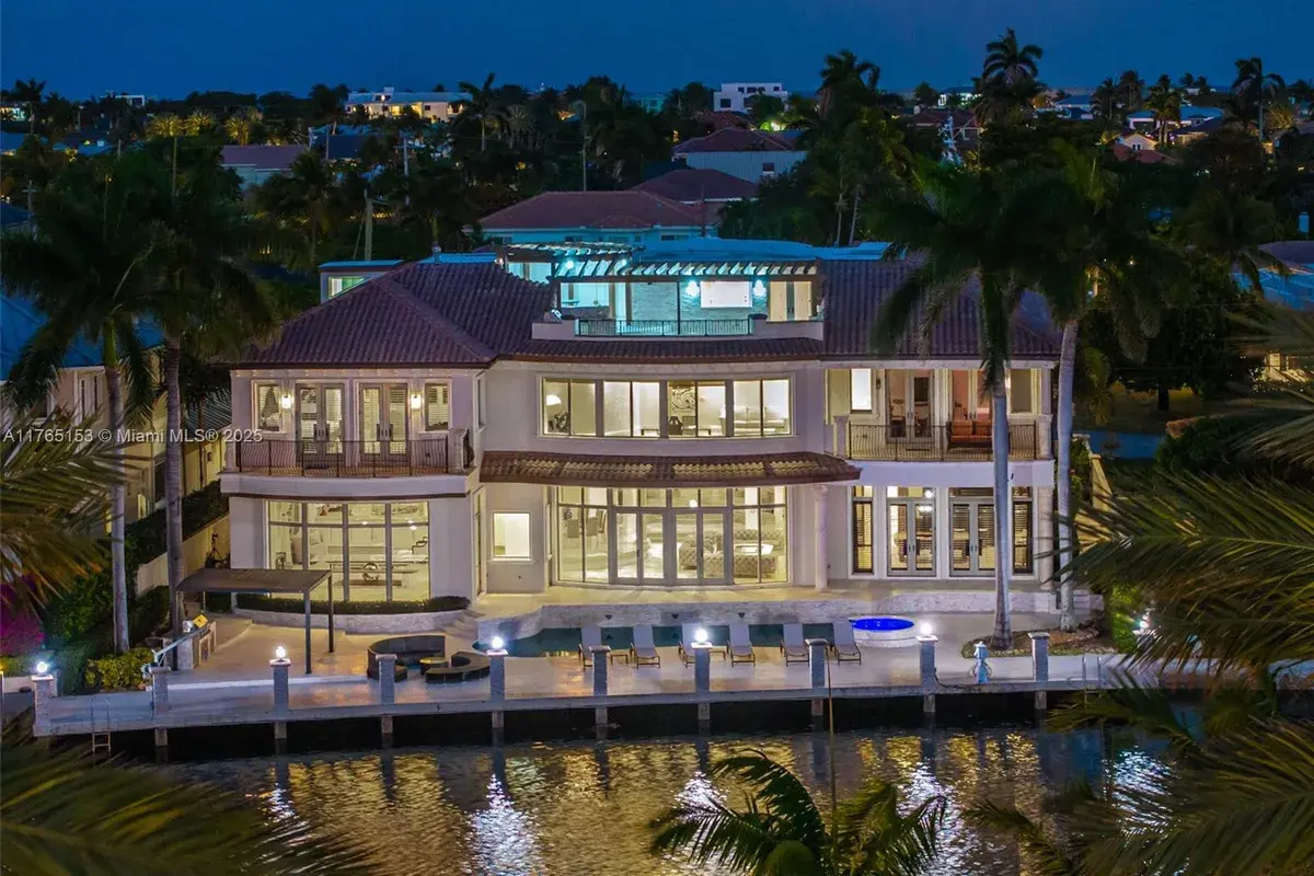 3201 NE 27th Ave, Lighthouse Point FL 33064