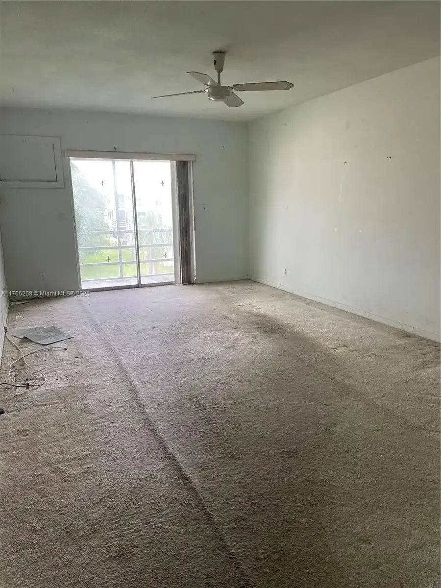 4750 NW 10th Ct # 310, Plantation FL 33313 photo 4