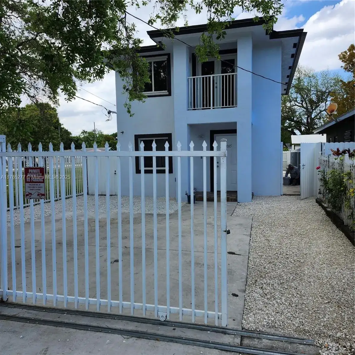 3085 NW 43rd Ter, Miami FL 33142 photo 2