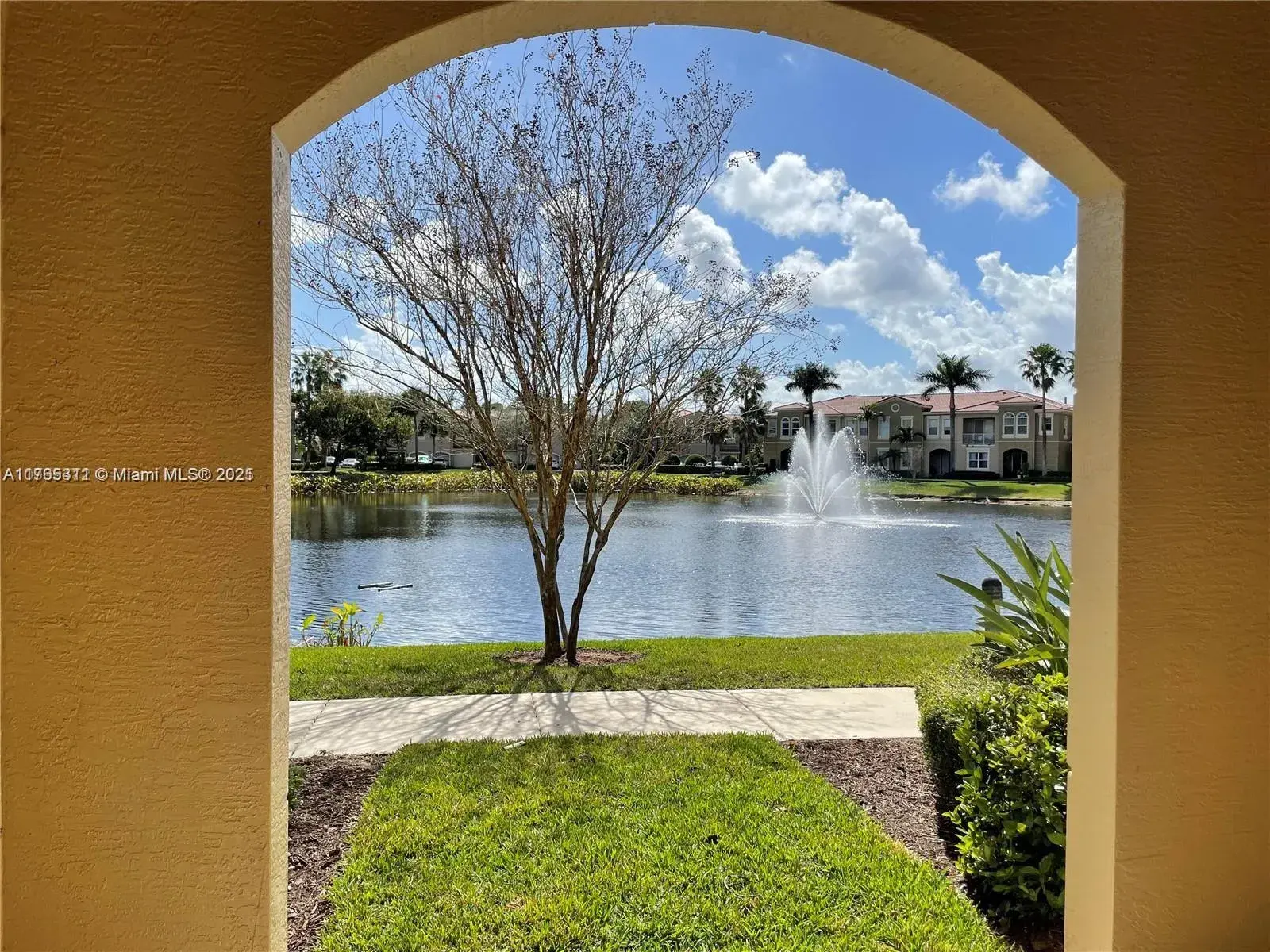 4856 Bonsai Cir # 106, Palm Beach Gardens FL 33418