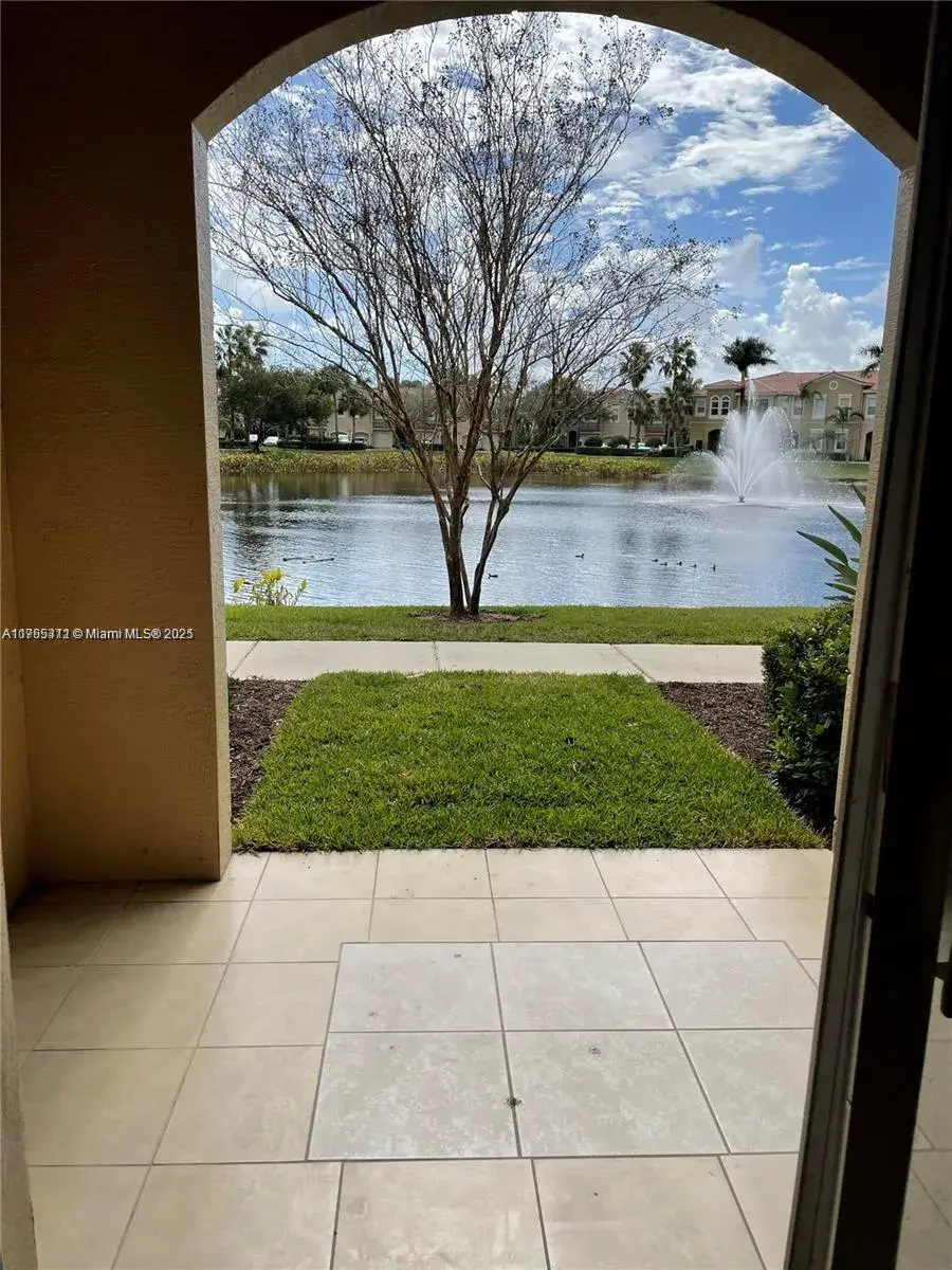 4856 Bonsai Cir # 106, Palm Beach Gardens FL 33418