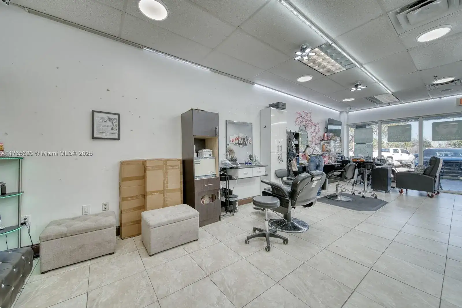 Beauty Salon For Sale On 8th St, Miami FL 33184 photo 2