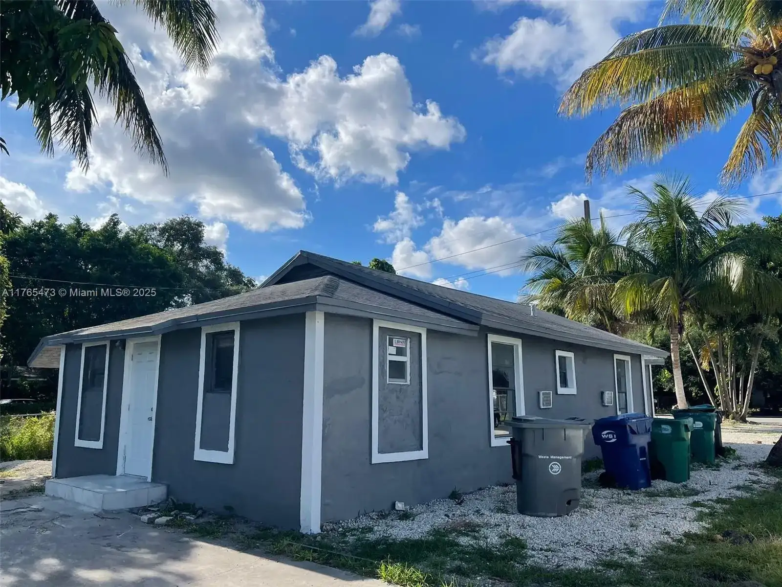 900 NW 80th St, Miami FL 33150 photo 2
