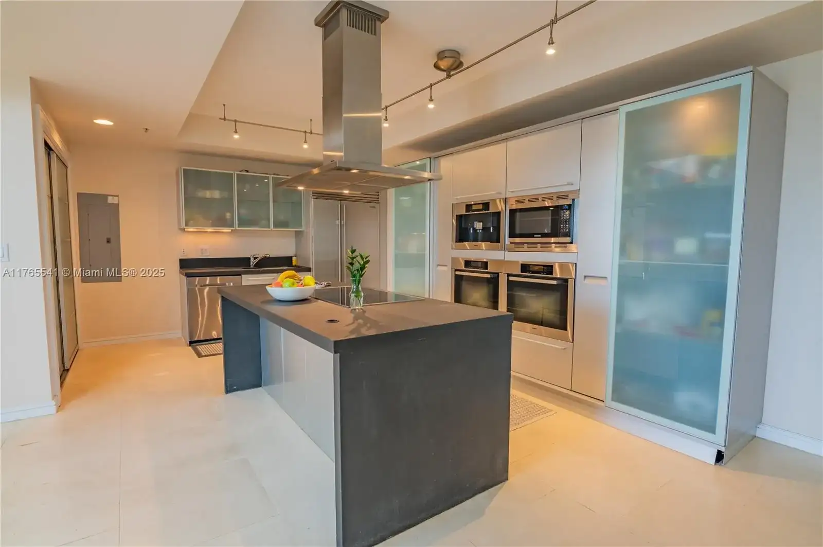 18201 Collins Ave # 506, Sunny Isles Beach FL 33160 photo 2