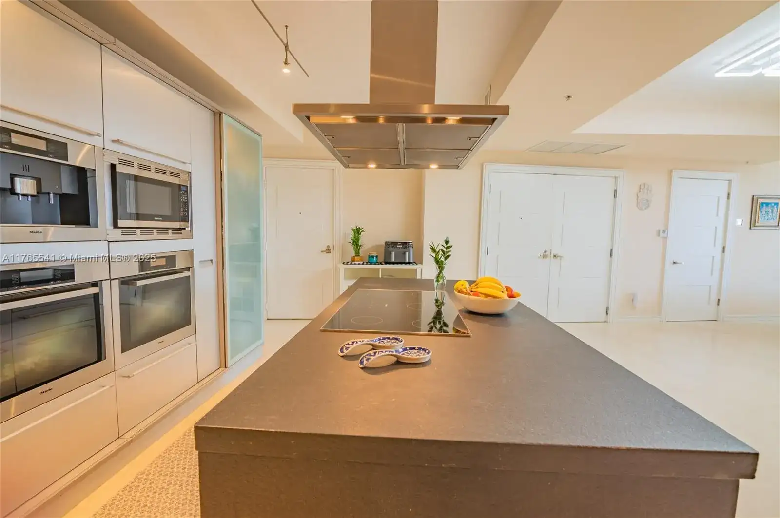 18201 Collins Ave # 506, Sunny Isles Beach FL 33160 photo 4