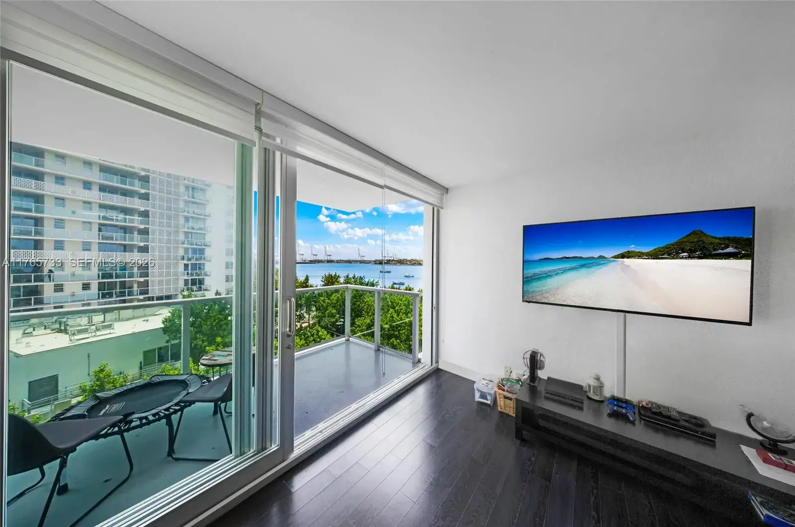 1 bedroom 1 bath Residential for sale at 1000 West Ave # 426, Miami Beach FL 33139
