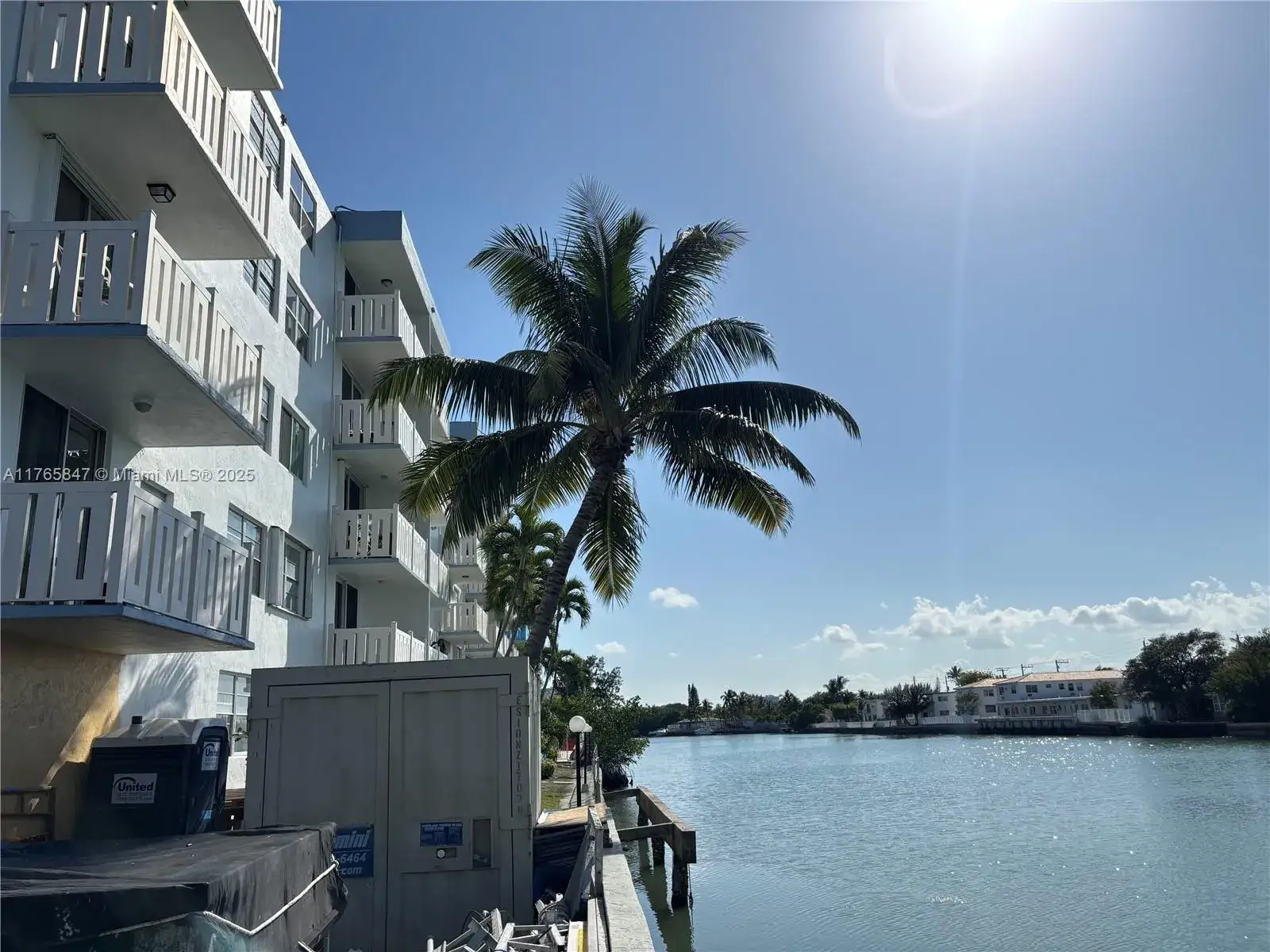 1 bedroom 1 bath Residential for sale at 7900 Tatum Waterway Dr # 413, Miami Beach FL 33141