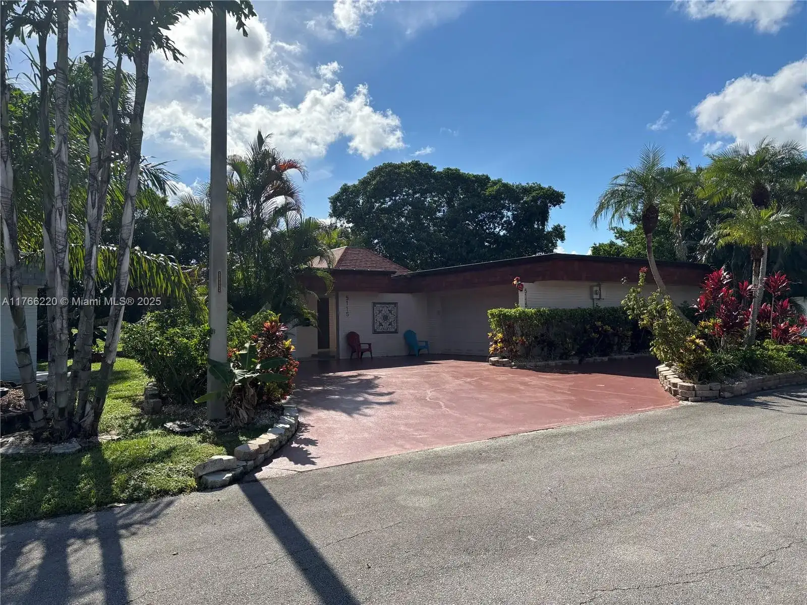 5115 Yellow Pine Ln, Tamarac FL 33319 photo 2