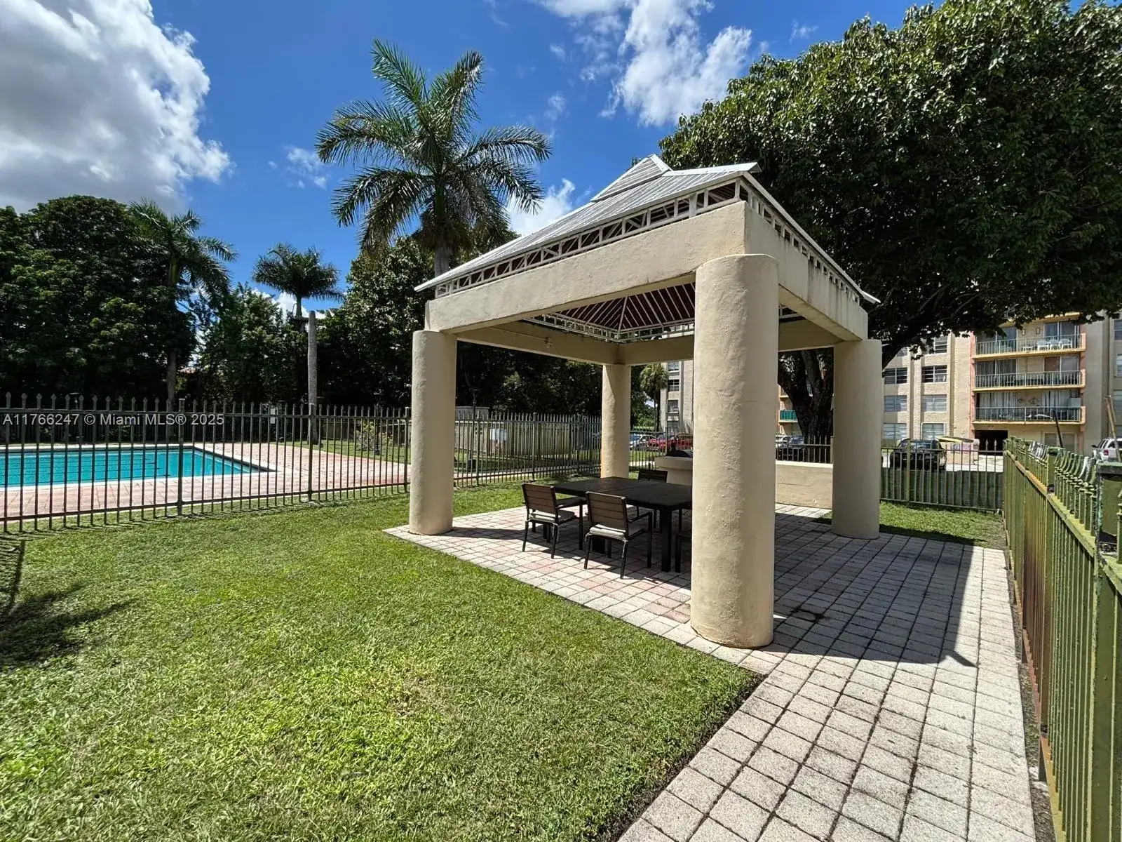 9350 Fontainebleau Blvd # 312, Miami FL 33172 photo 5