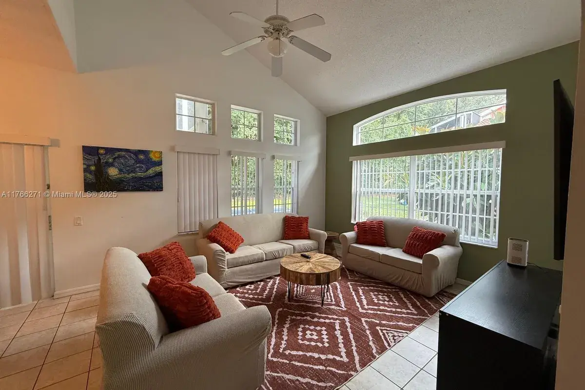 1013 Park Ridge Cir, Kissimmee FL 34746