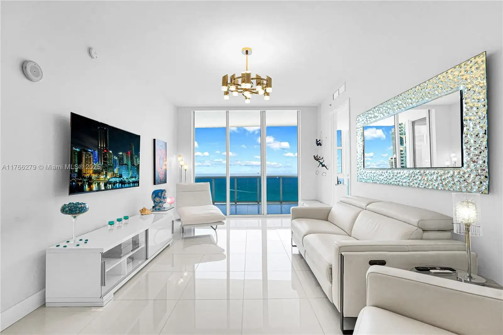 18201 Collins Ave, Sunny Isles Beach FL 33160 photo 2