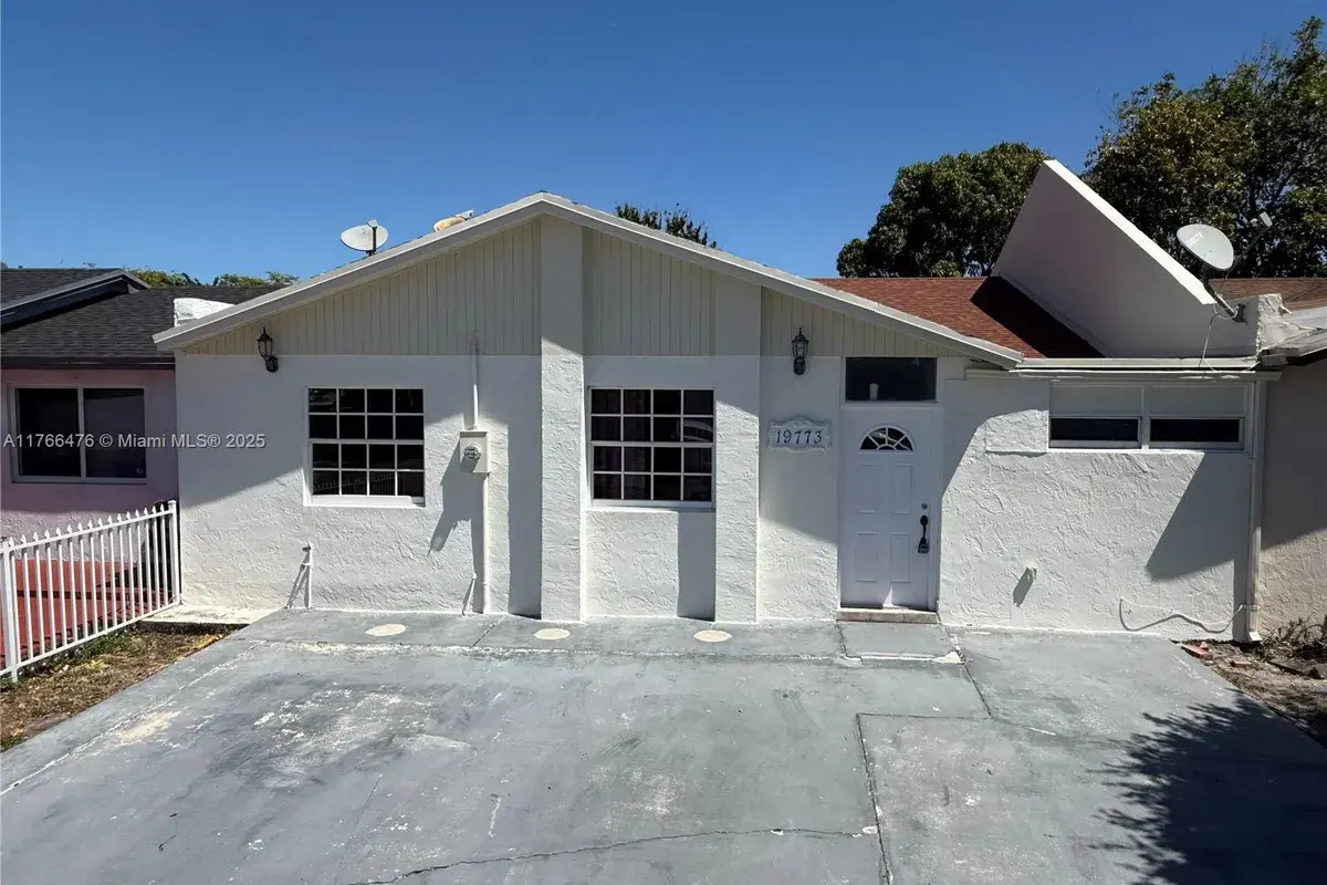 19773 NW 52nd Pl # 19773, Miami Gardens FL 33055